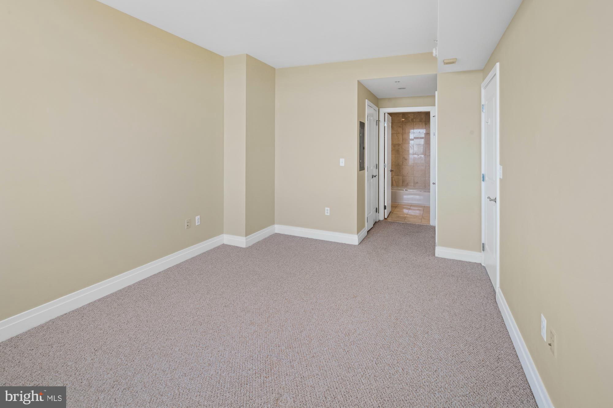 ONE PARK CREST CONDOMINIUM - Residential