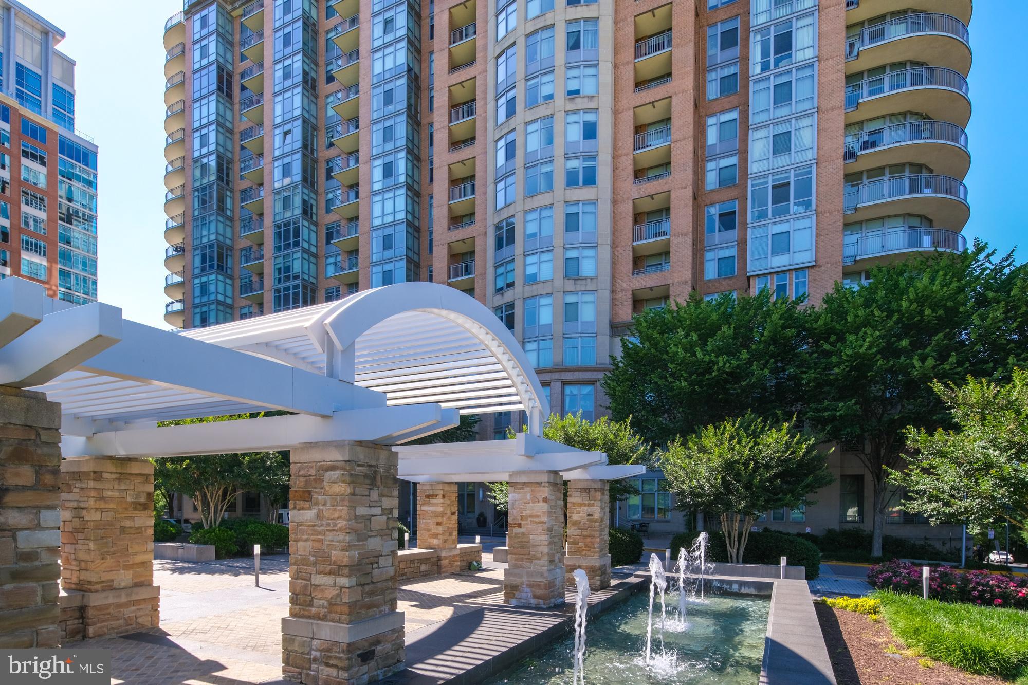 ONE PARK CREST CONDOMINIUM - Residential