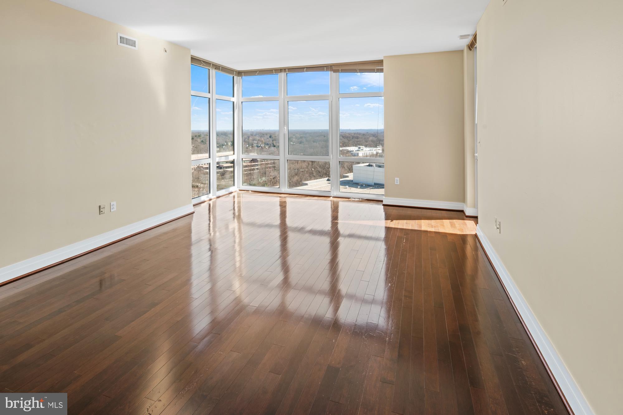 ONE PARK CREST CONDOMINIUM - Residential