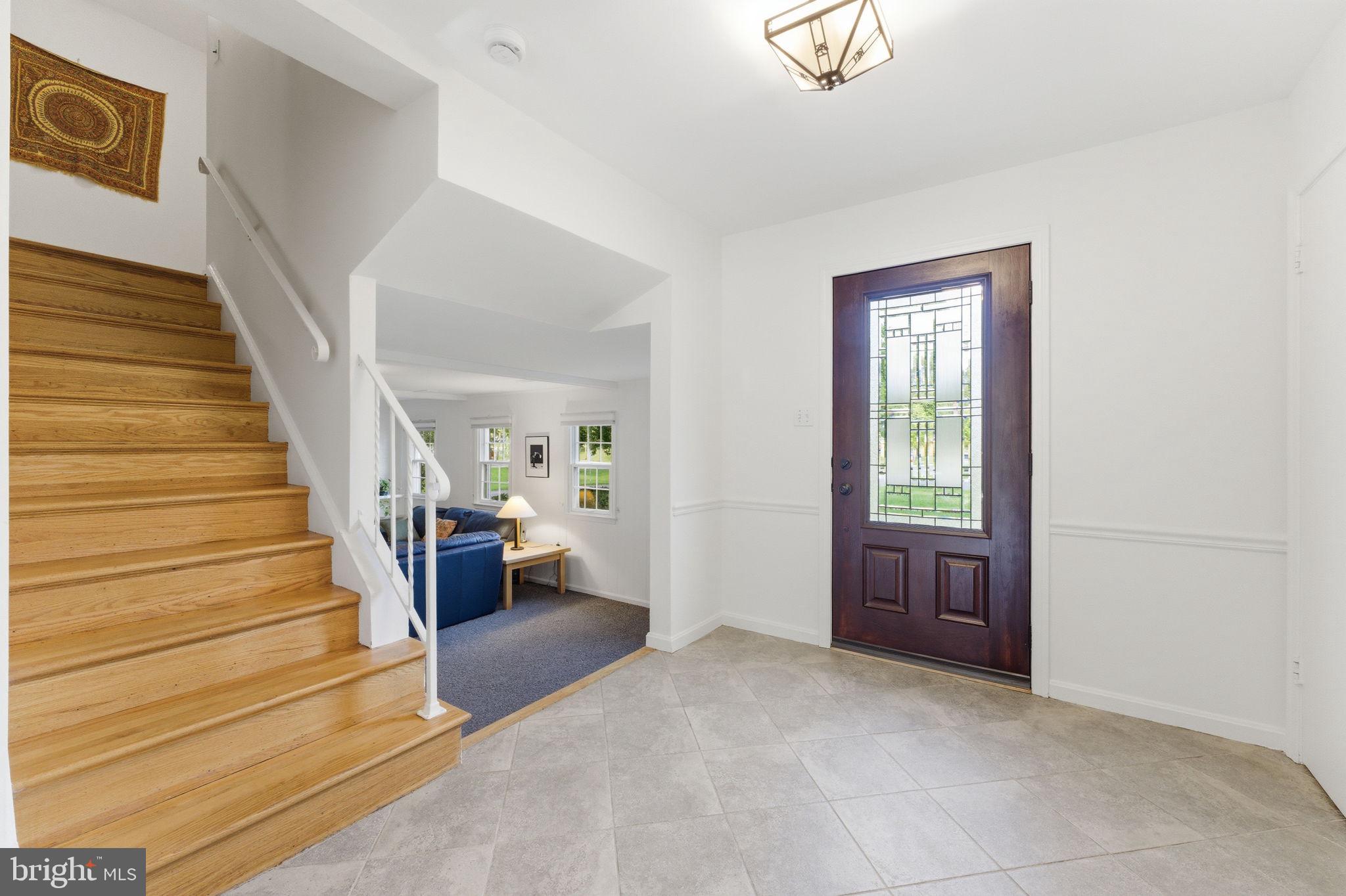 MANOR LAKE - Residential