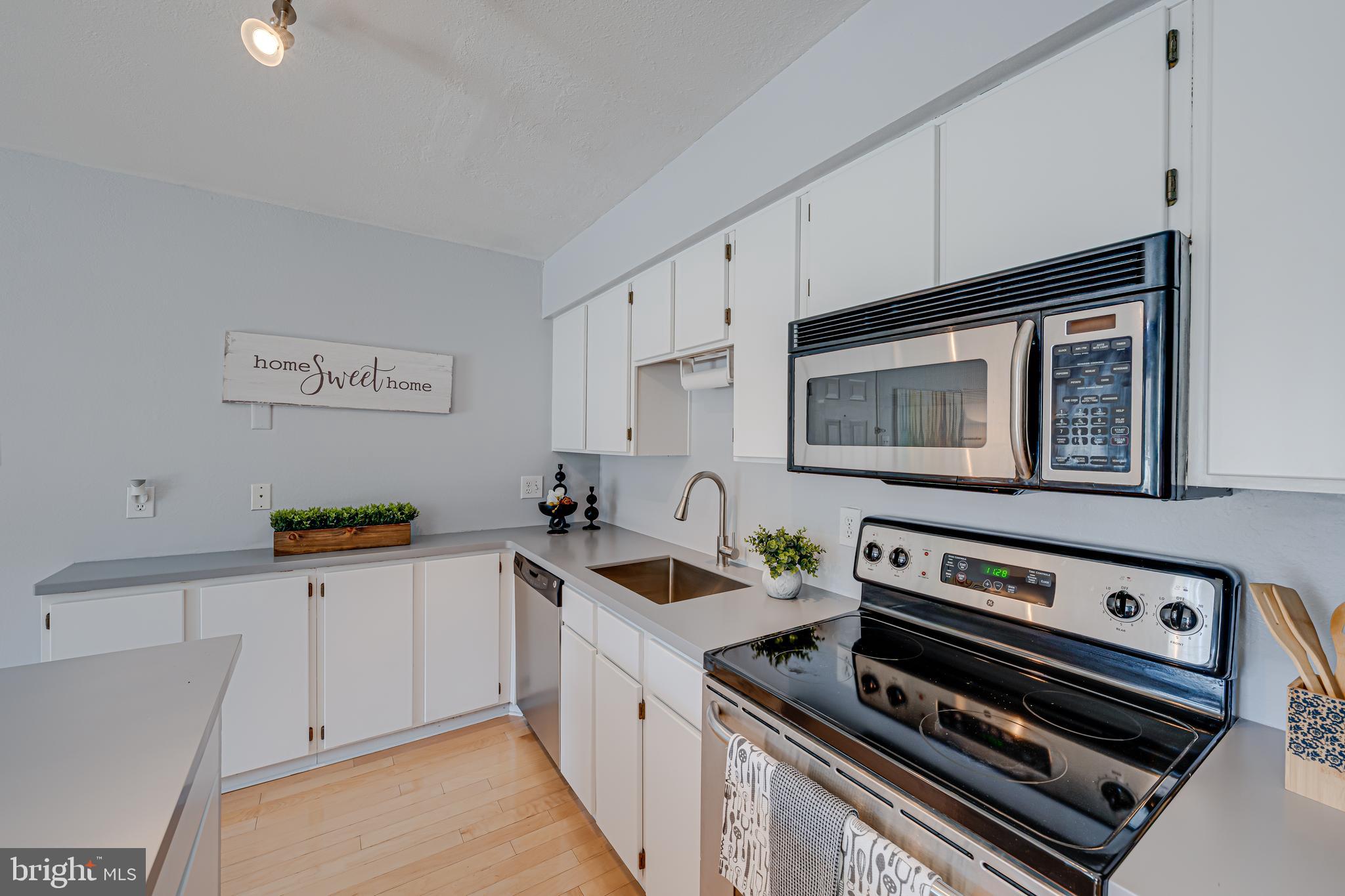 POINTE AT PARK CENTER - Residential