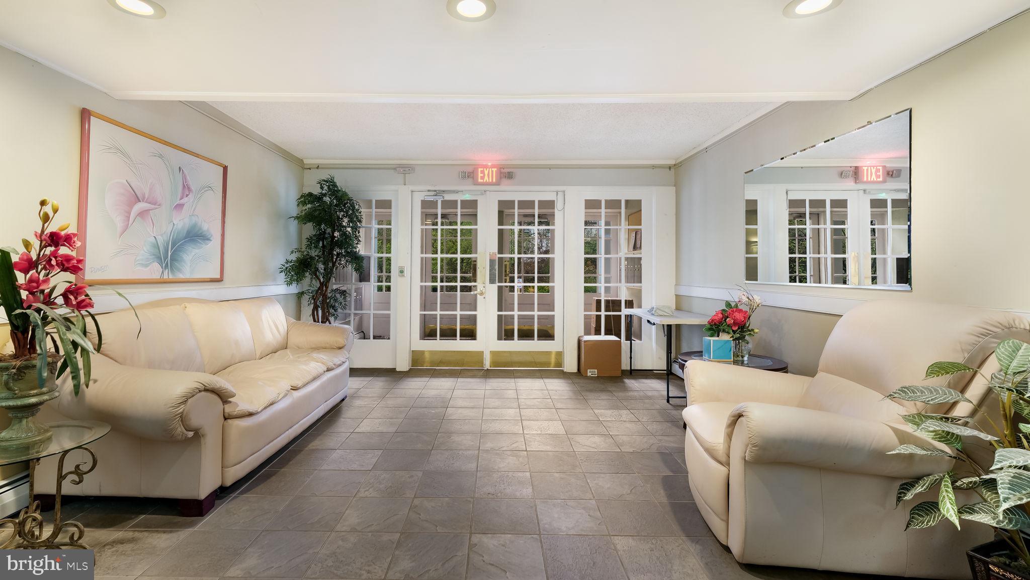 LAFAYETTE GREEN - Residential