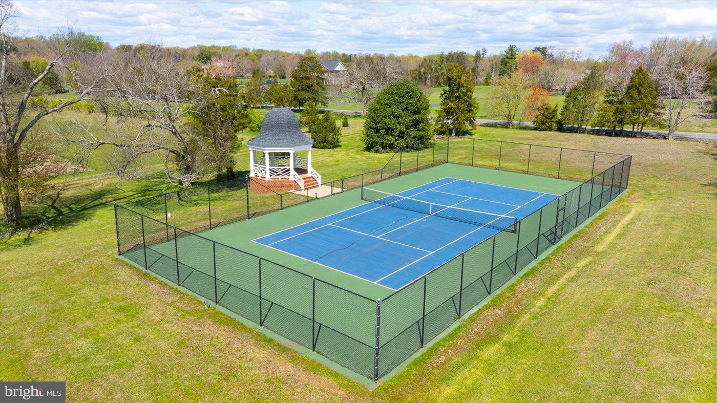 BOSCOBEL FARMS - Residential