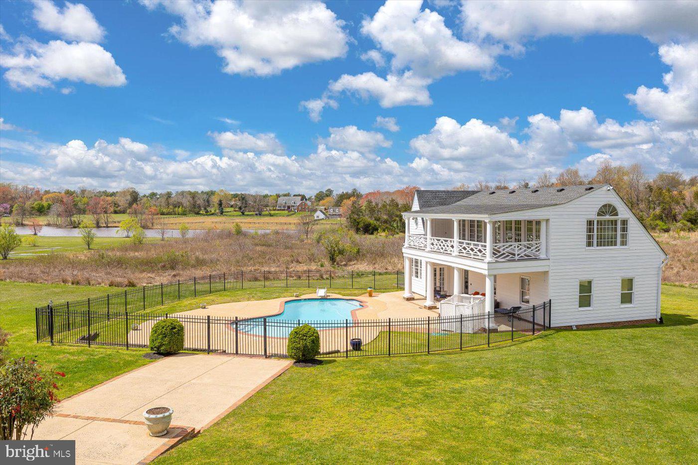 BOSCOBEL FARMS - Residential