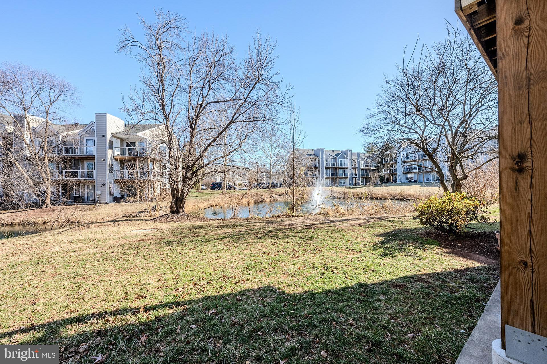 LAKESHORE CONDO - Residential