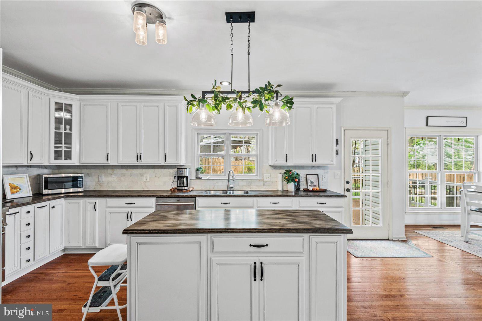 HAMPTON OAKS - Residential