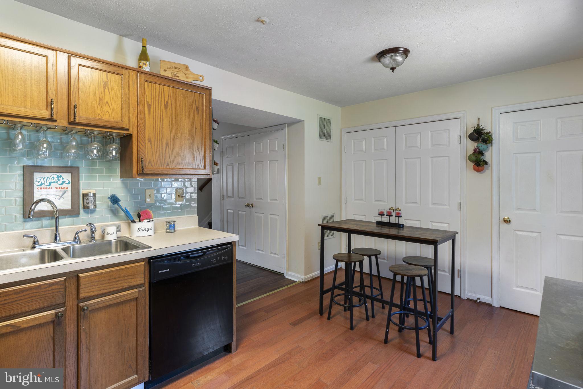 THE TOWNES AT WESTBURY - Residential