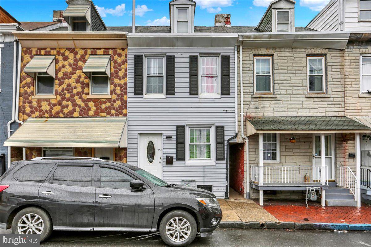 Welcome to 243 Orange St! This well-maintained 3-bedroom, 1-bath home features a charming backyard, perfect for relaxing or entertaining. Whether you’re looking for your first home or your next investment property, this is a great opportunity in a desirable location. Don’t miss out!

Schedule your private Showing today give me a call!!