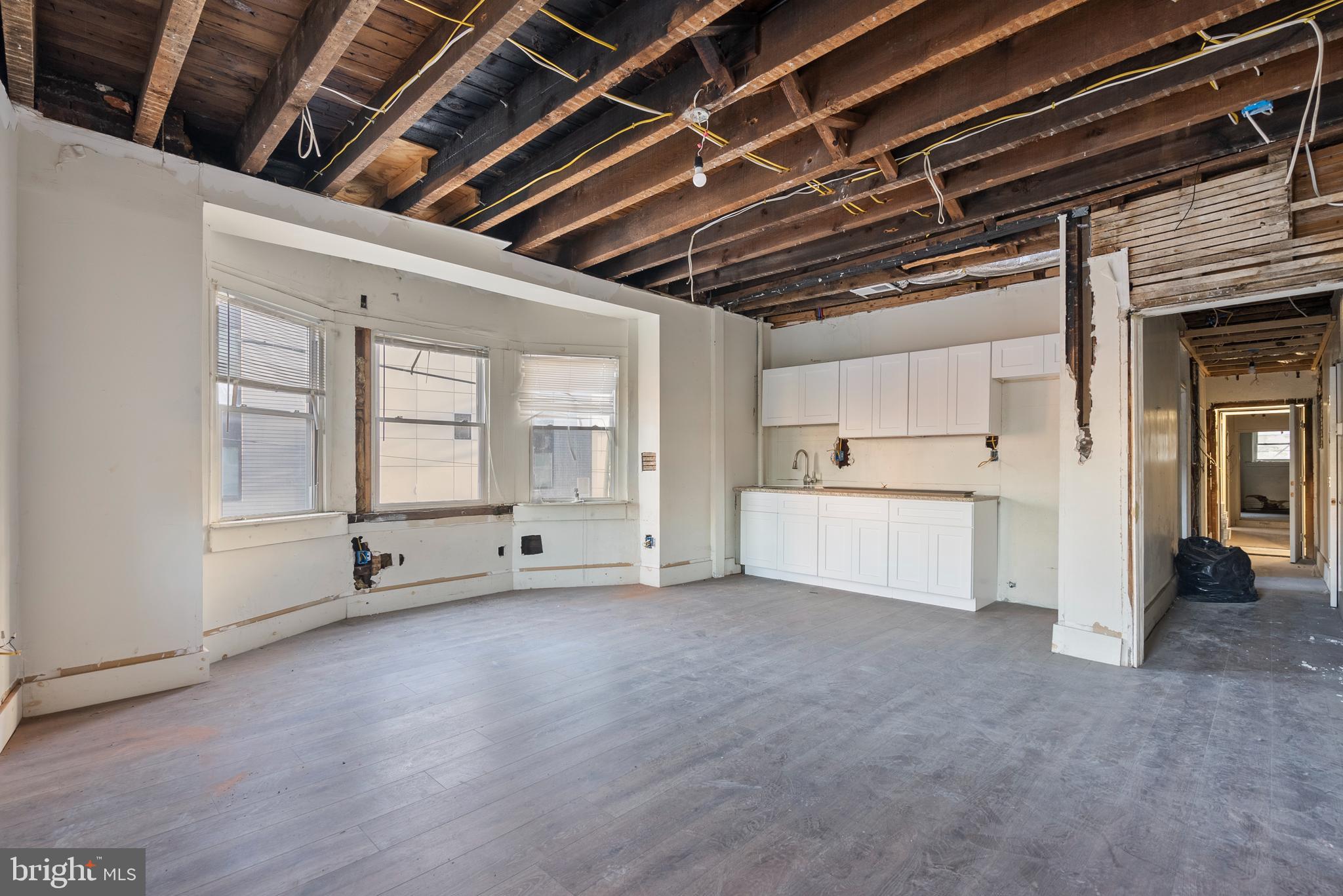 GERMANTOWN (WEST) - Commercial Sale