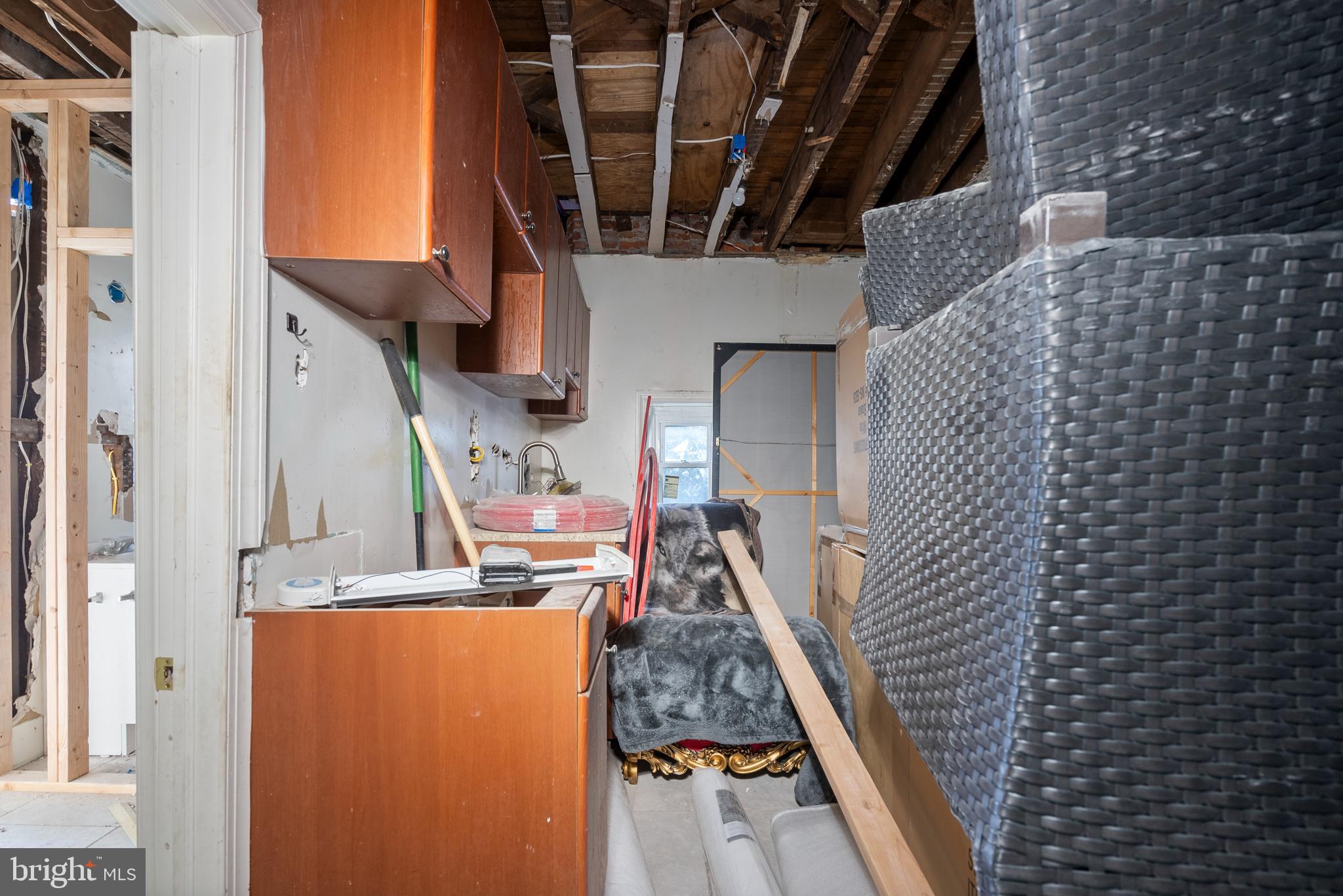 GERMANTOWN (WEST) - Commercial Sale