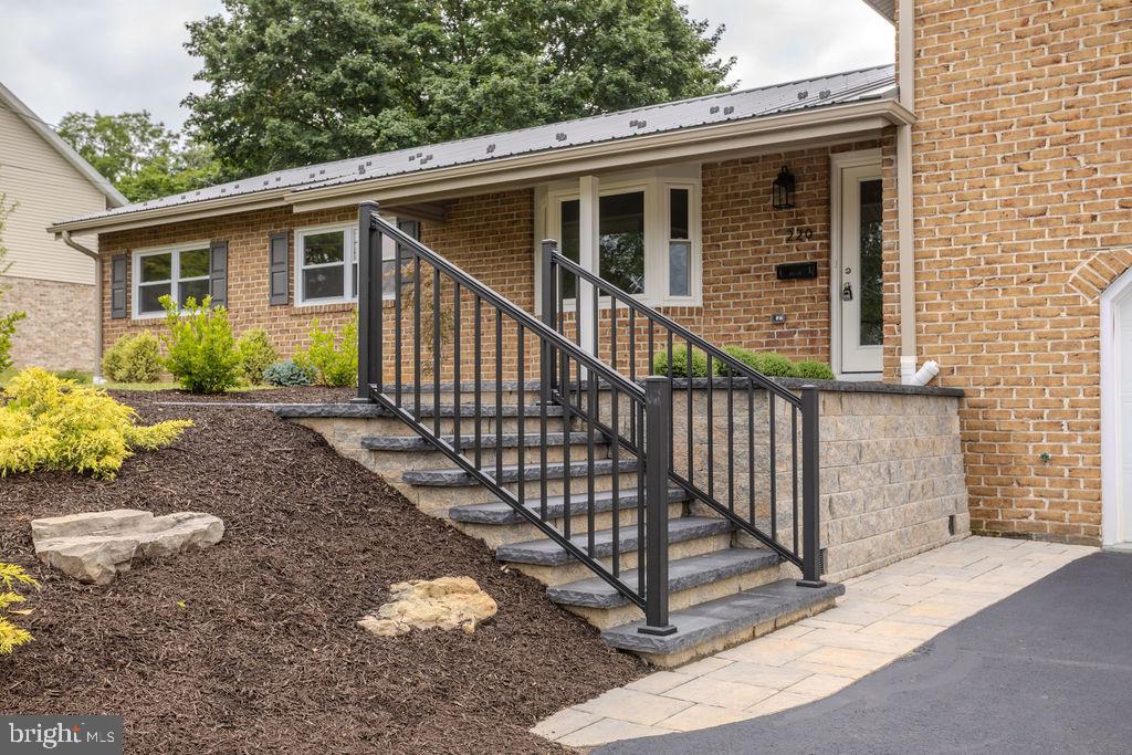 FAYETTEVILLE - Residential