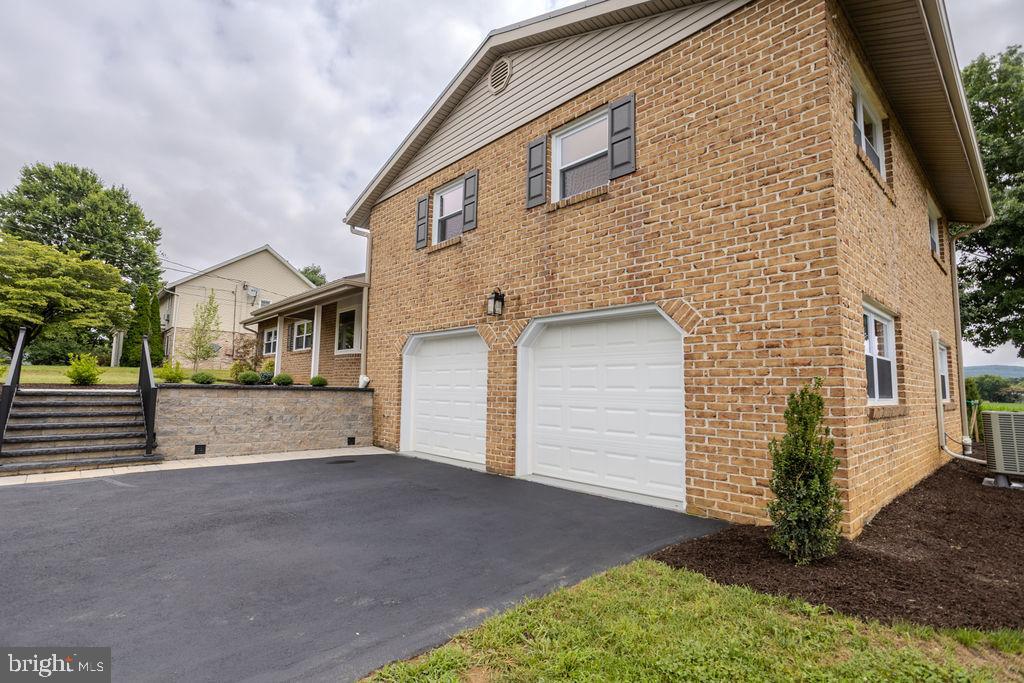 FAYETTEVILLE - Residential