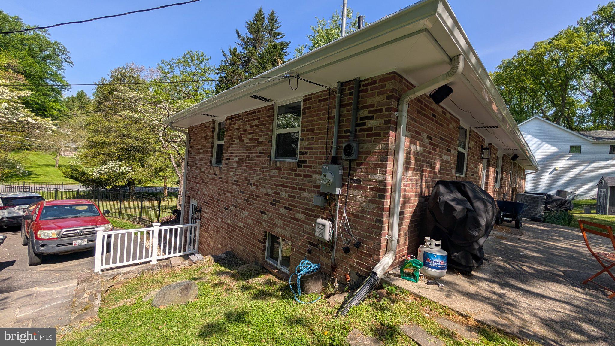 WHEATON OUT RES. (2) - Residential Lease