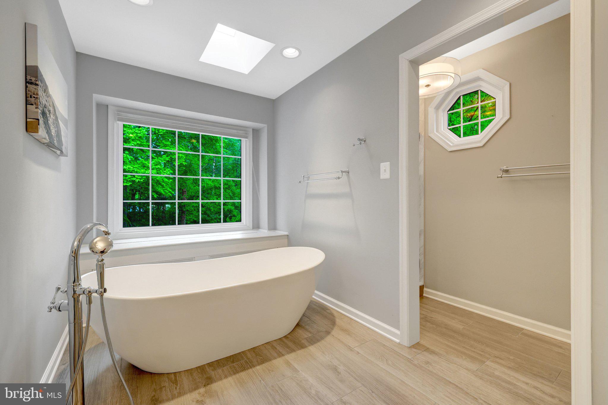 LANGLEY OAKS - Residential