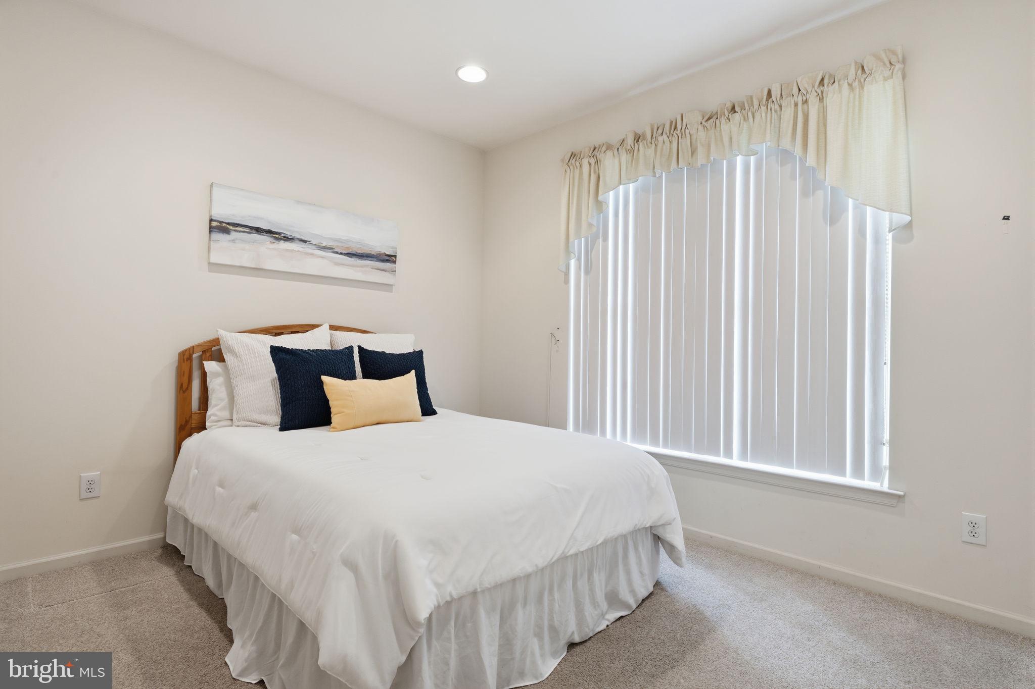FLOWERS MILL - Residential