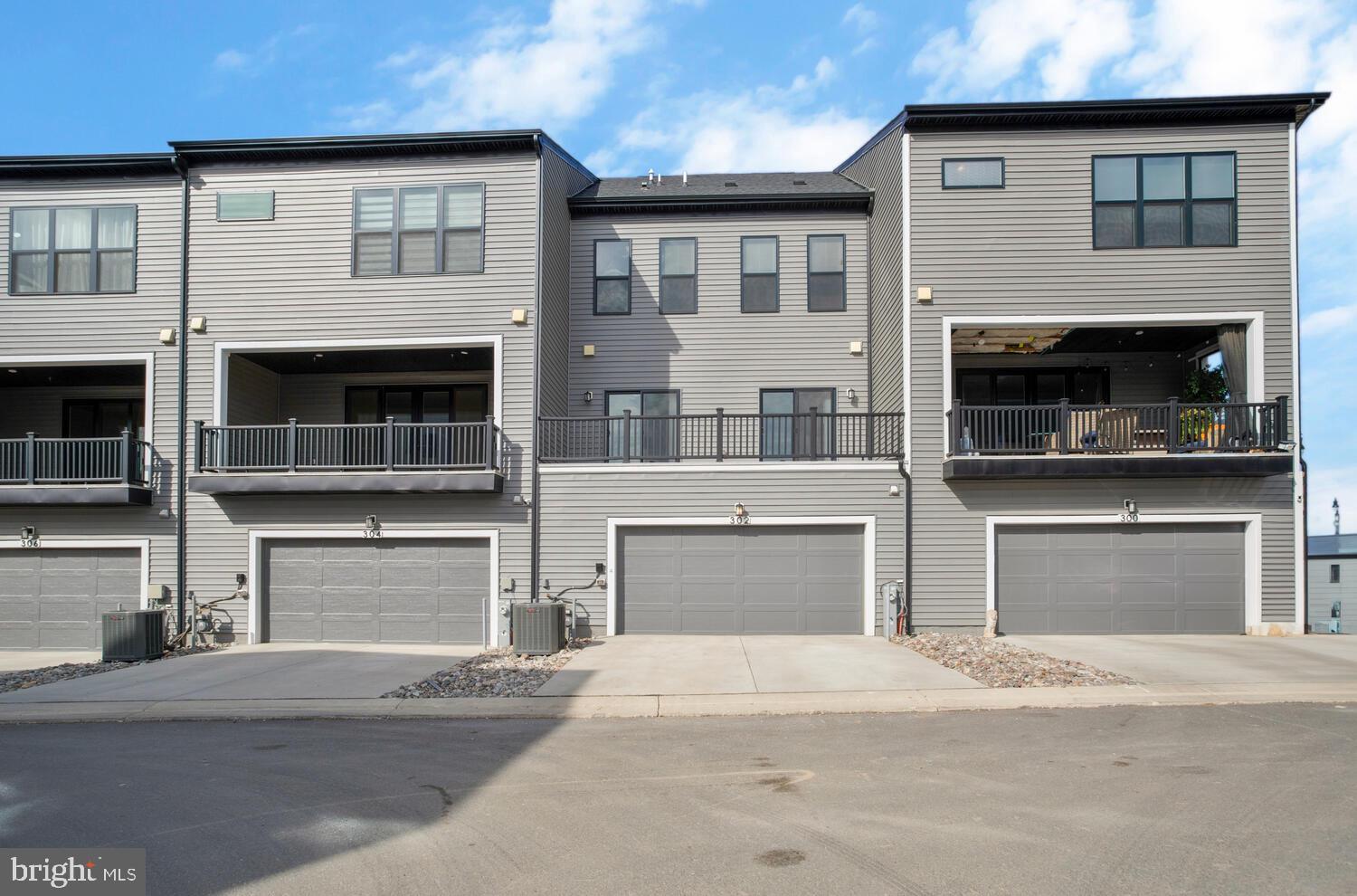 SOUTH LAKES OFFICE - Residential