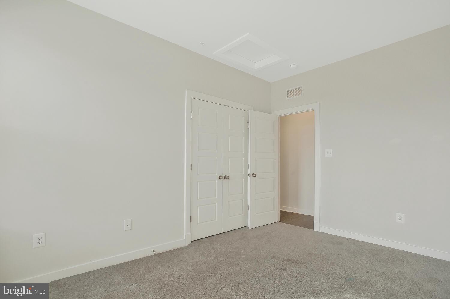 SOUTH LAKES OFFICE - Residential