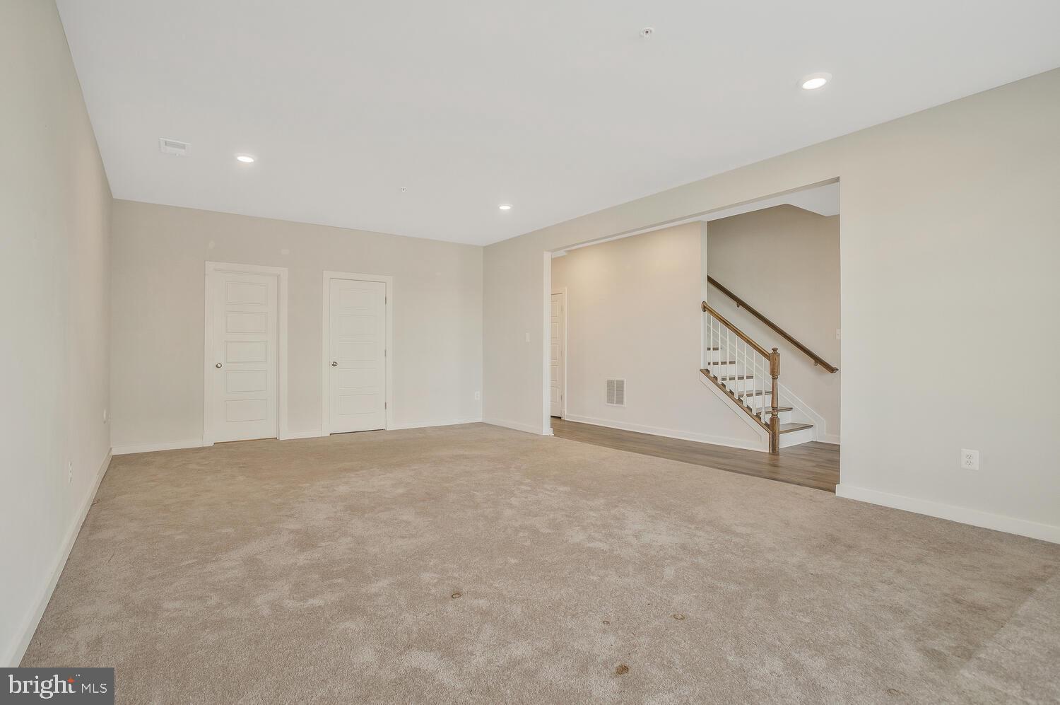 SOUTH LAKES OFFICE - Residential