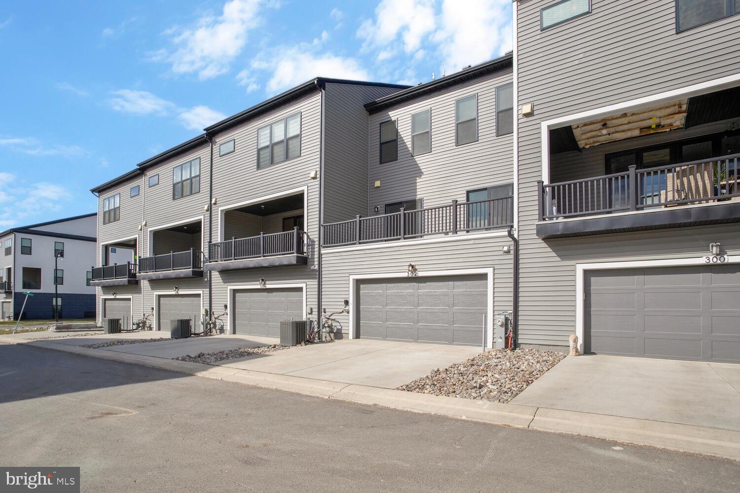 SOUTH LAKES OFFICE - Residential