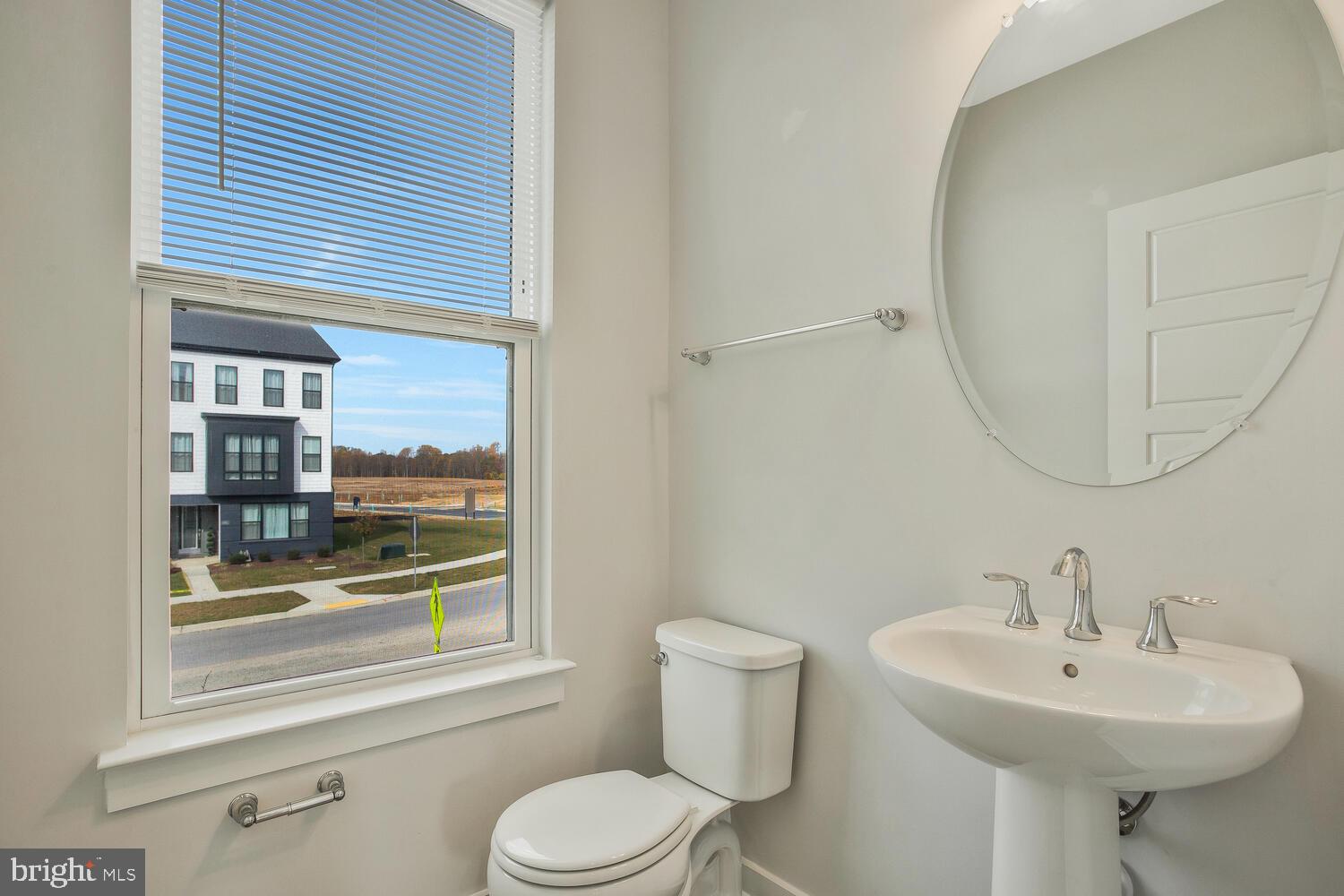 SOUTH LAKES OFFICE - Residential