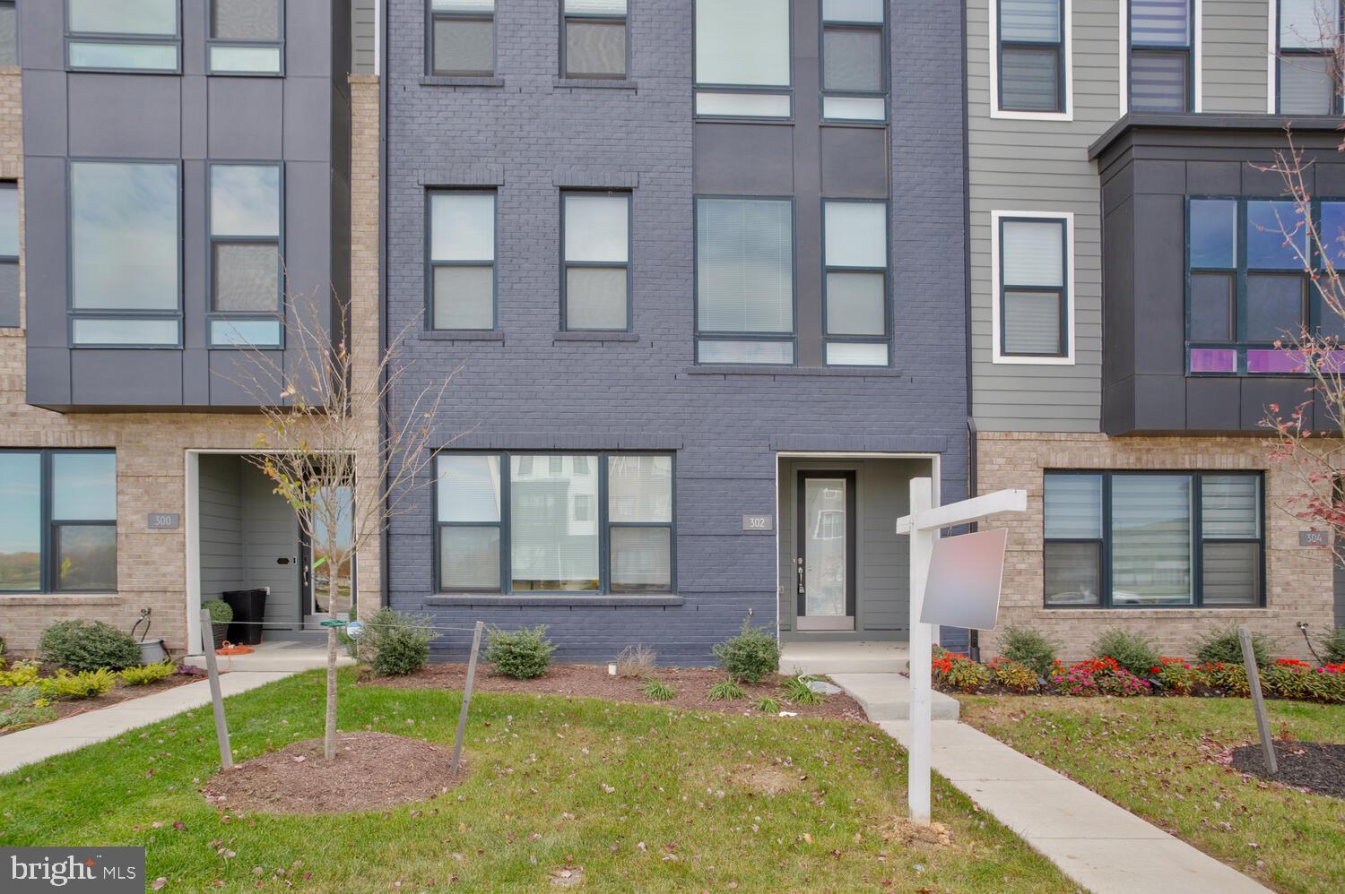 SOUTH LAKES OFFICE - Residential