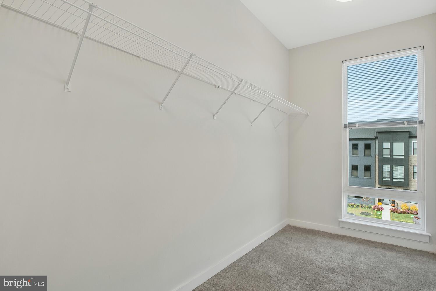 SOUTH LAKES OFFICE - Residential