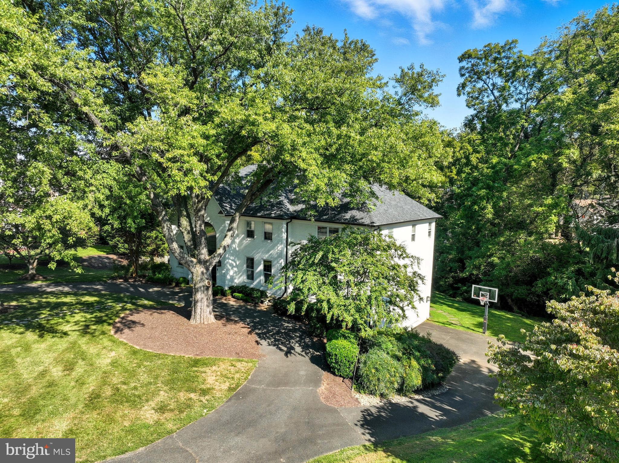 SAVILE MANOR - Residential
