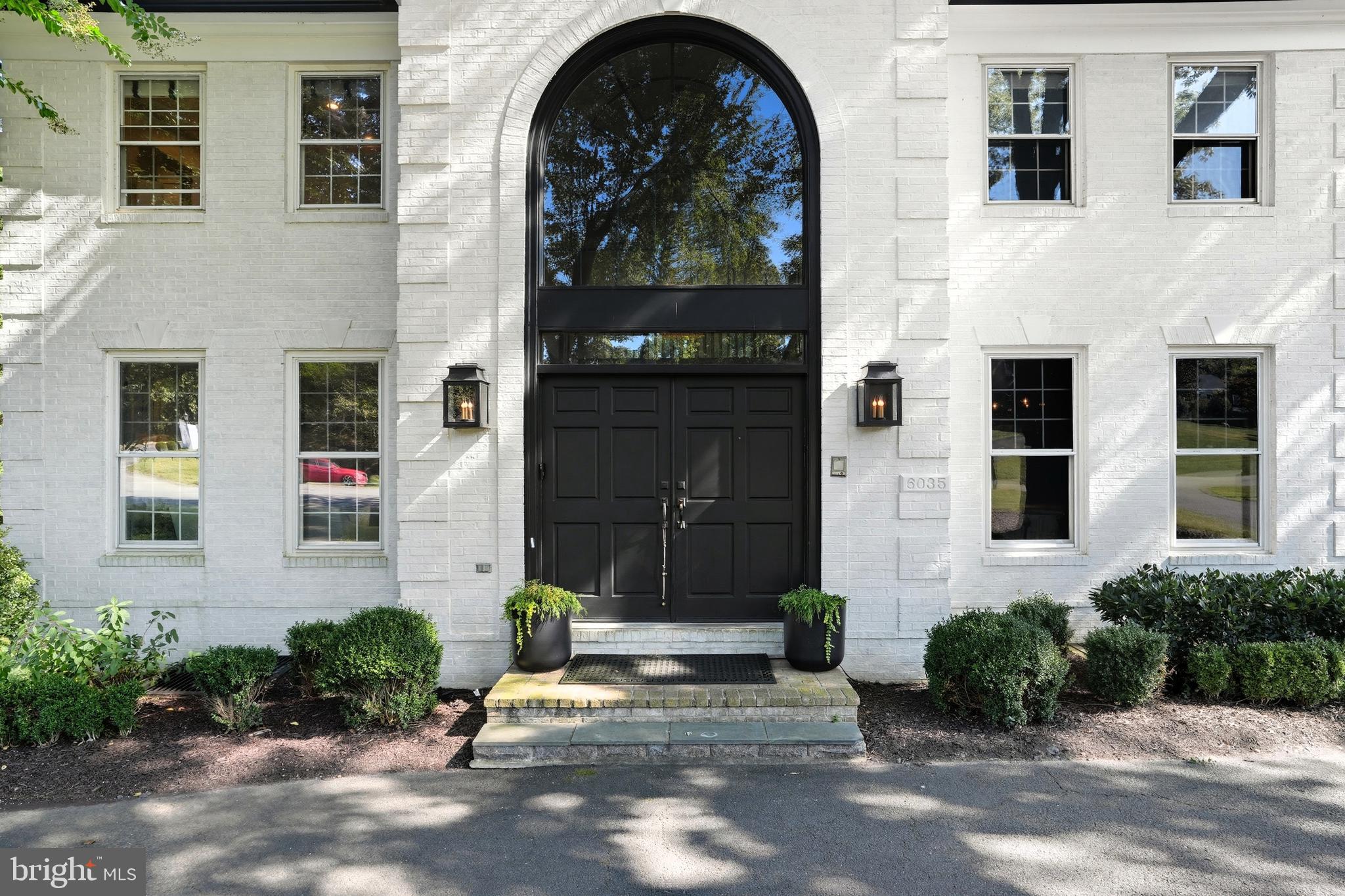 SAVILE MANOR - Residential