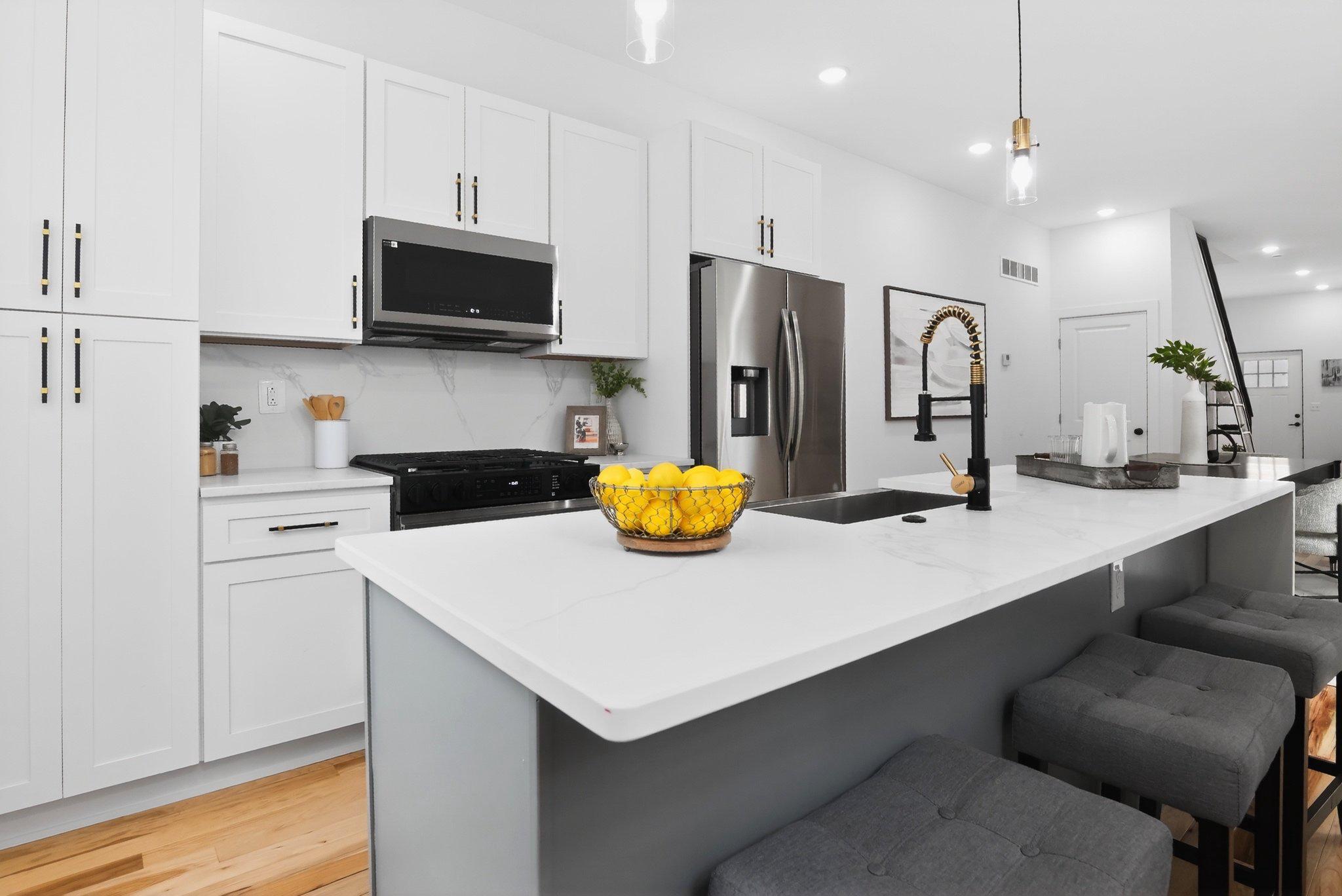 SQUIRREL HILL - Residential