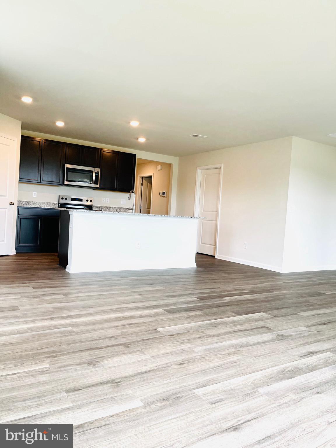 VALLEY VIEW - Residential Lease