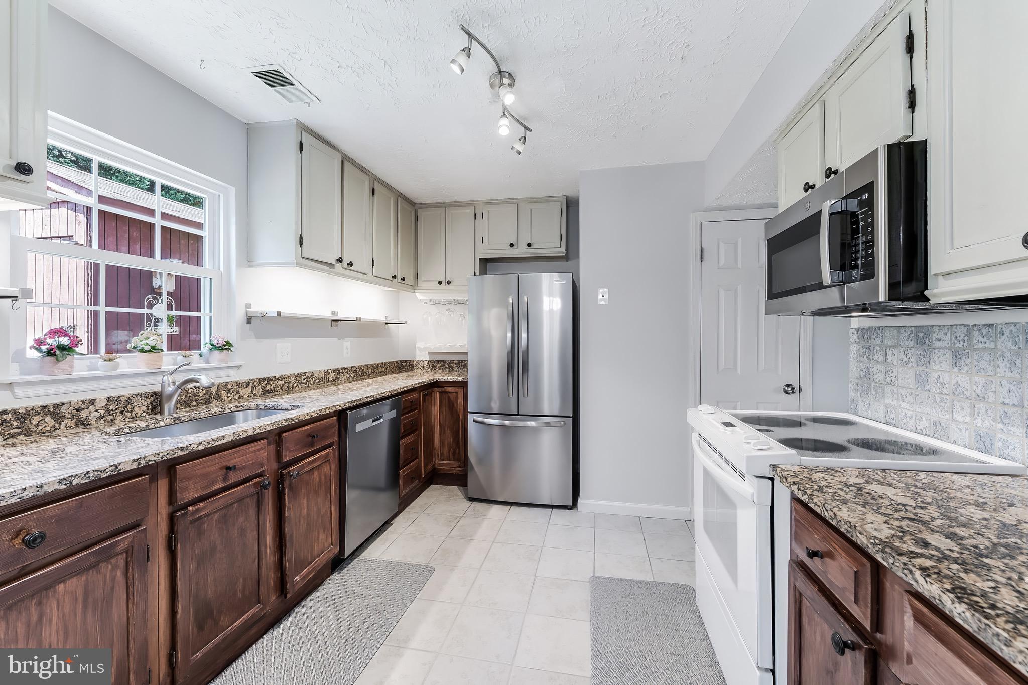 MANASSAS PARK VILLAGE - Residential