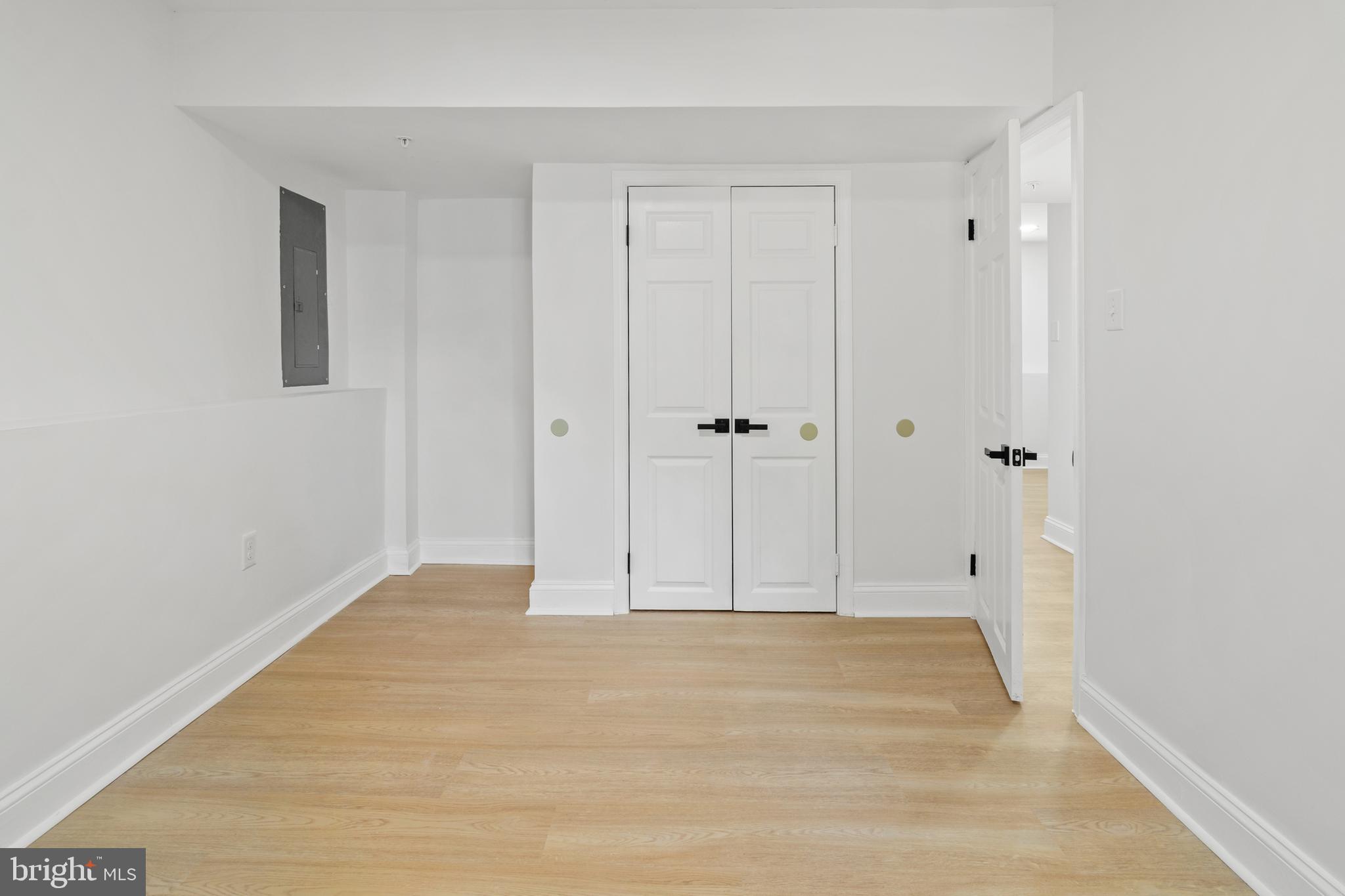 KNIGHTSBRIDGE - Residential
