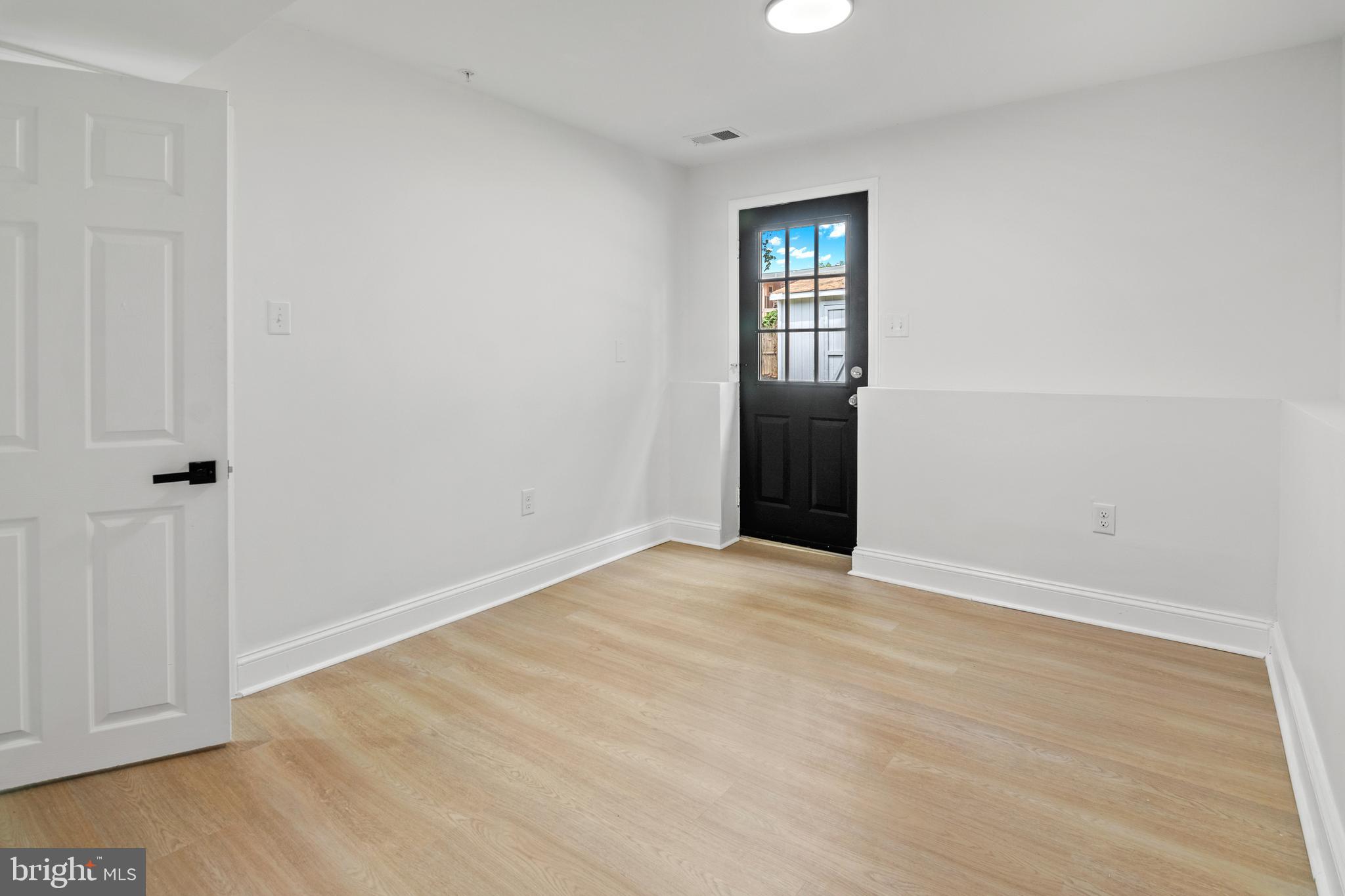 KNIGHTSBRIDGE - Residential