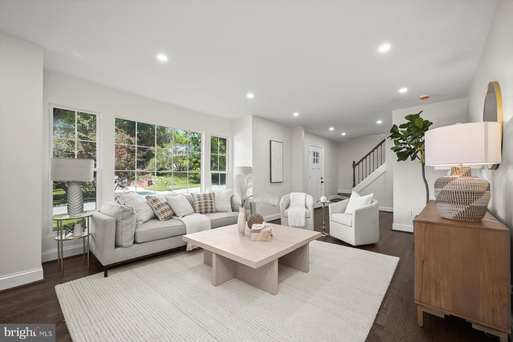 FOX HILLS - Residential