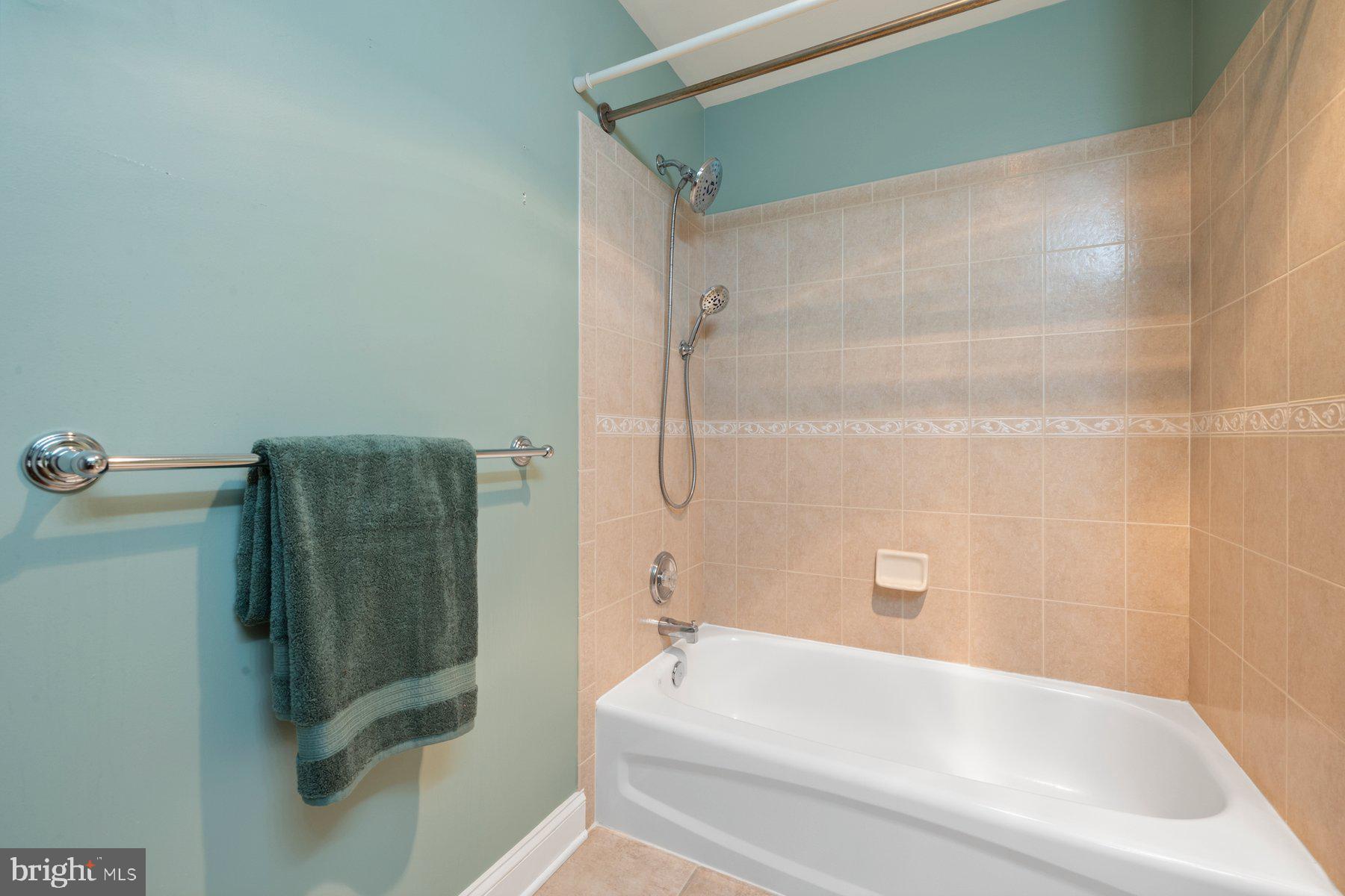 MEADOW RIDGE VILLAS CODM - Residential