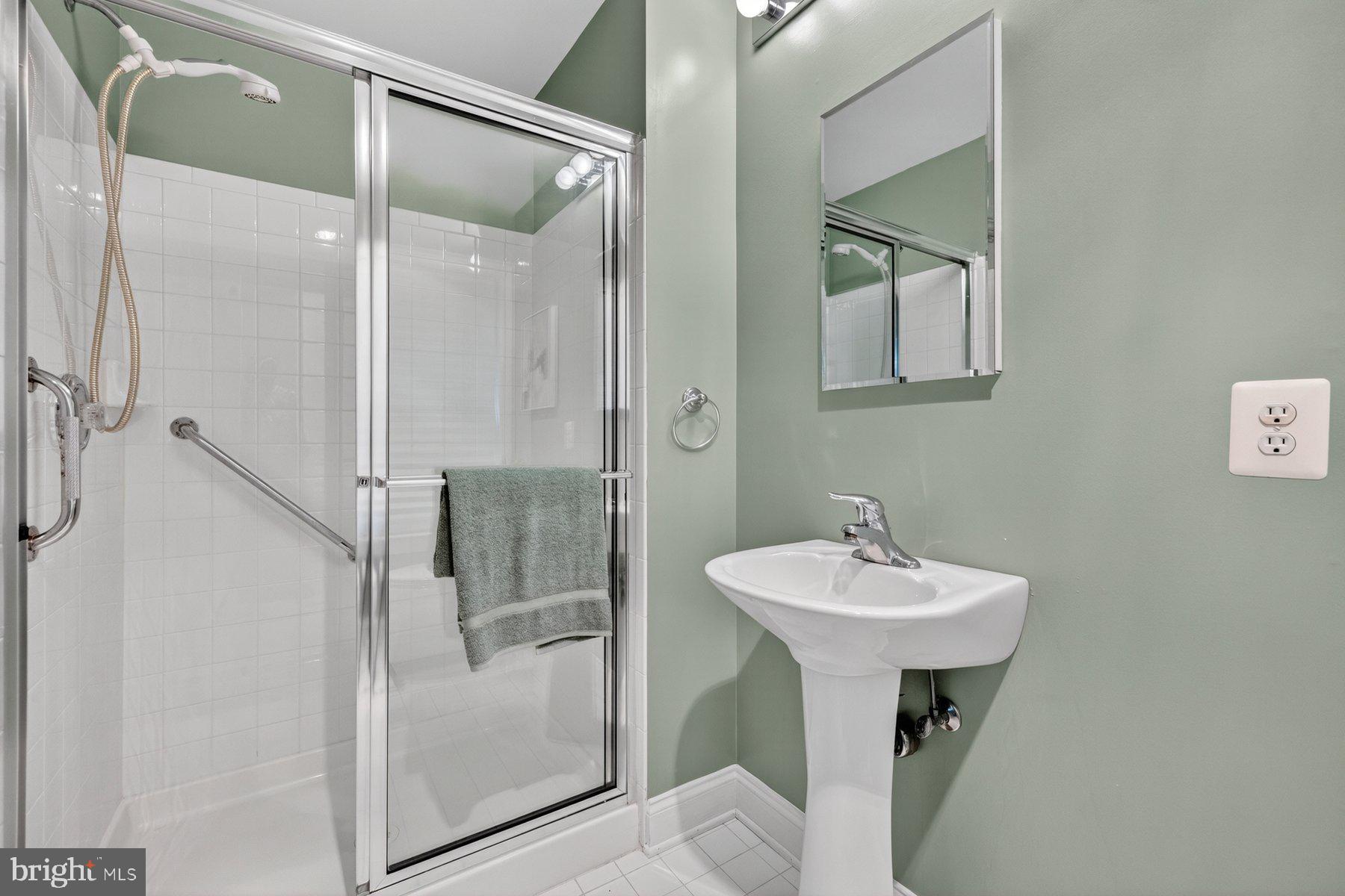 MEADOW RIDGE VILLAS CODM - Residential