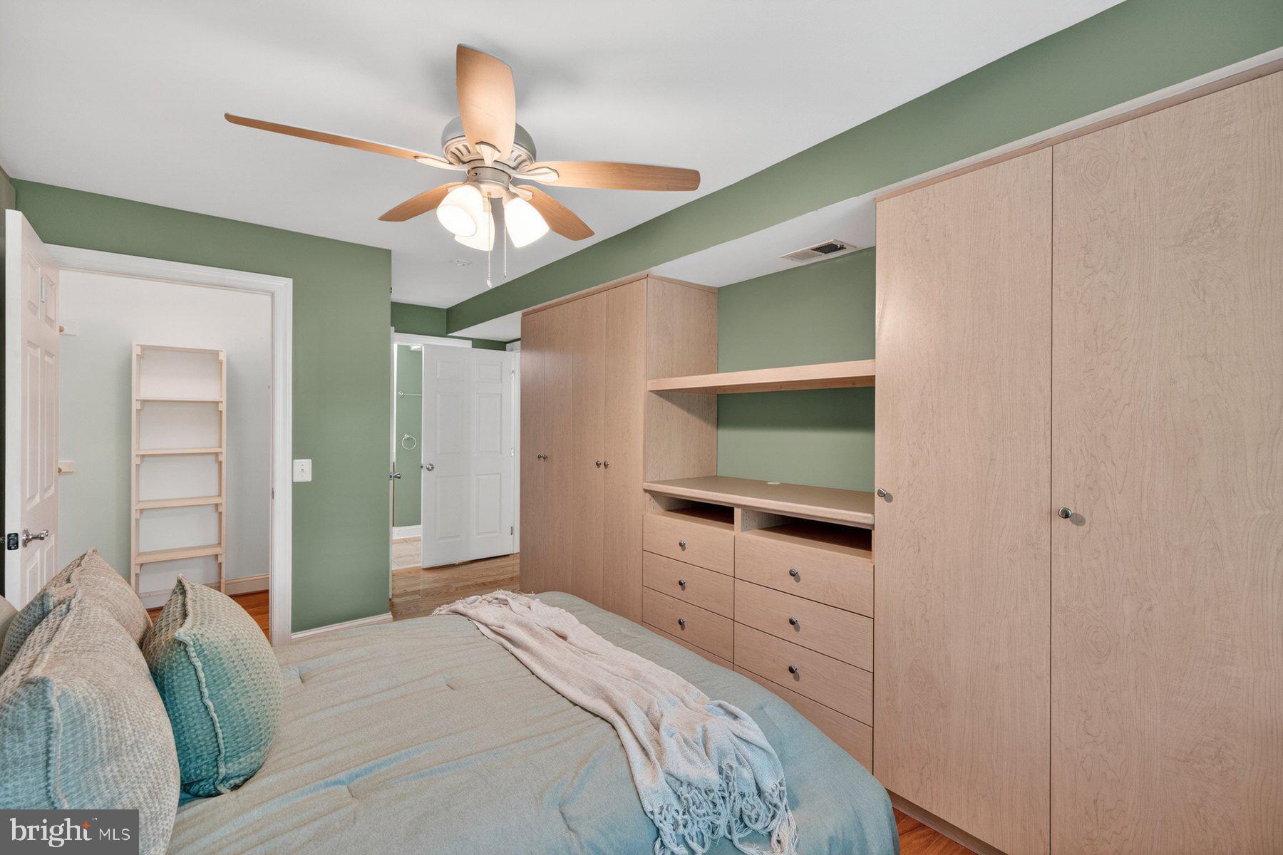 MEADOW RIDGE VILLAS CODM - Residential