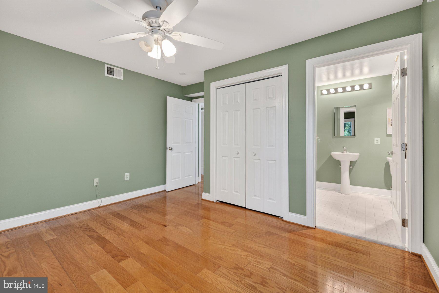 MEADOW RIDGE VILLAS CODM - Residential