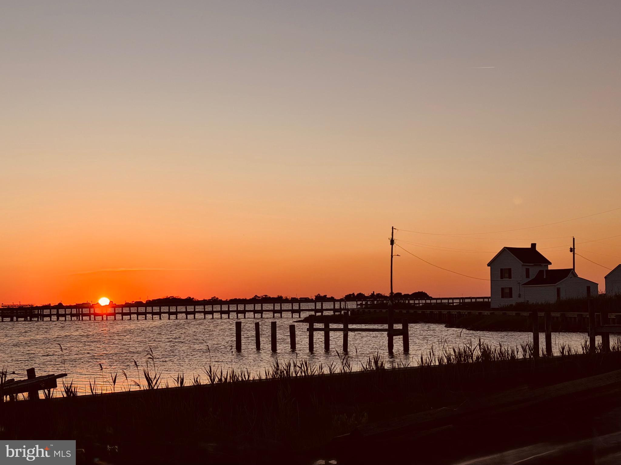 SMITH ISLAND - Land