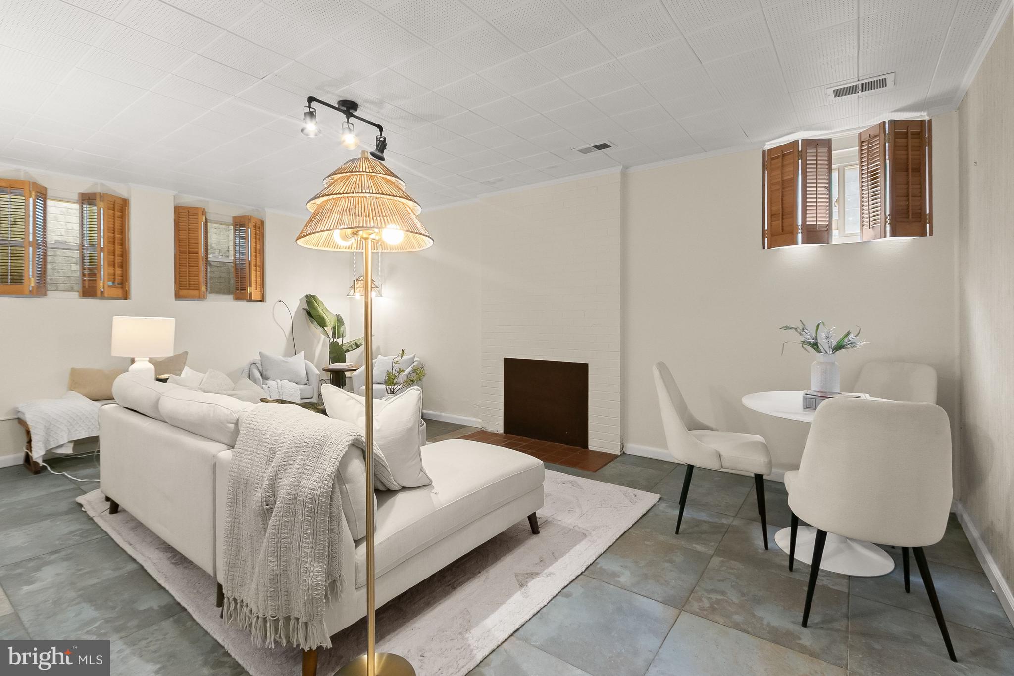SOMERSET - Residential