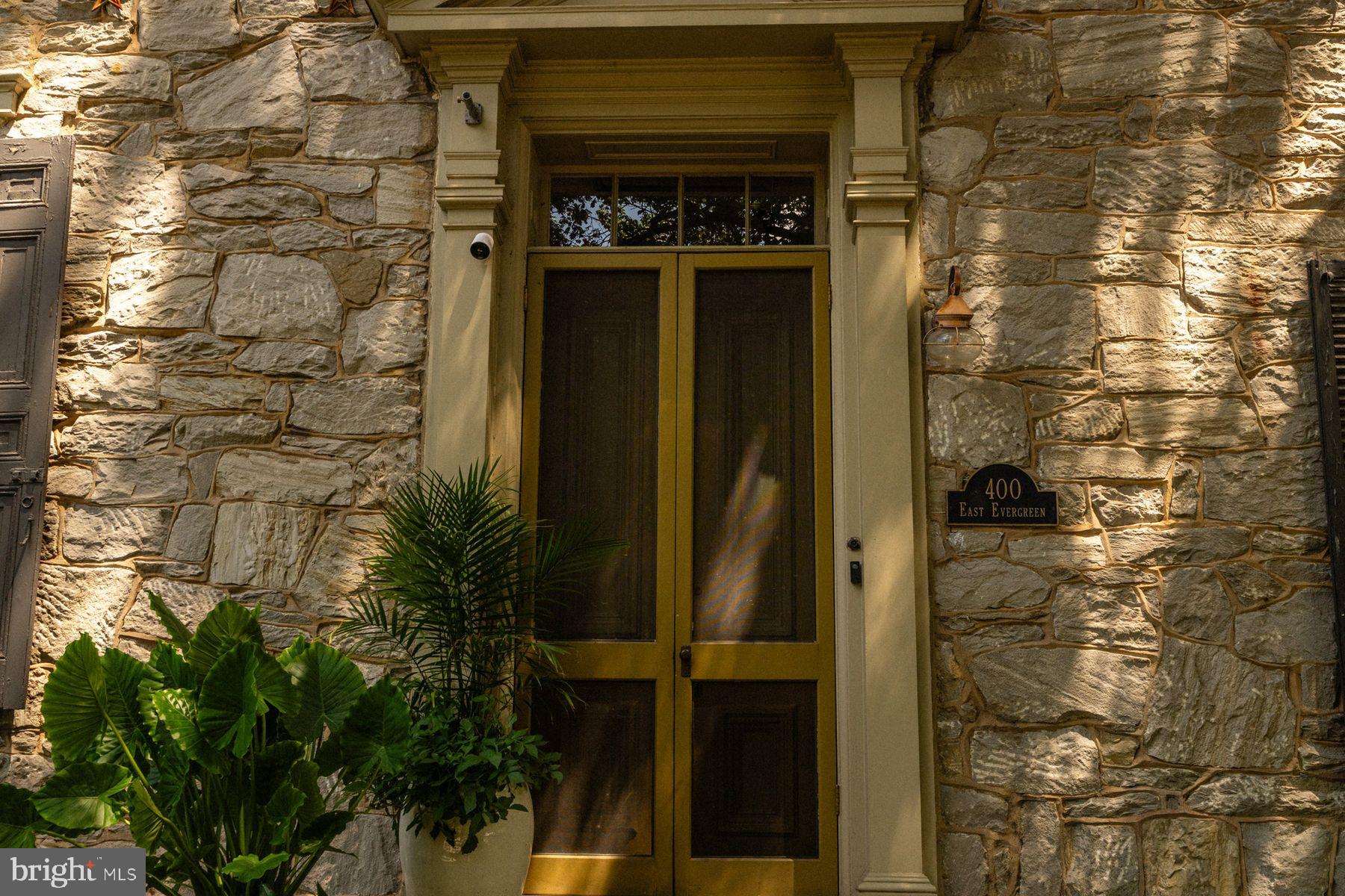 CHESTNUT HILL - Residential