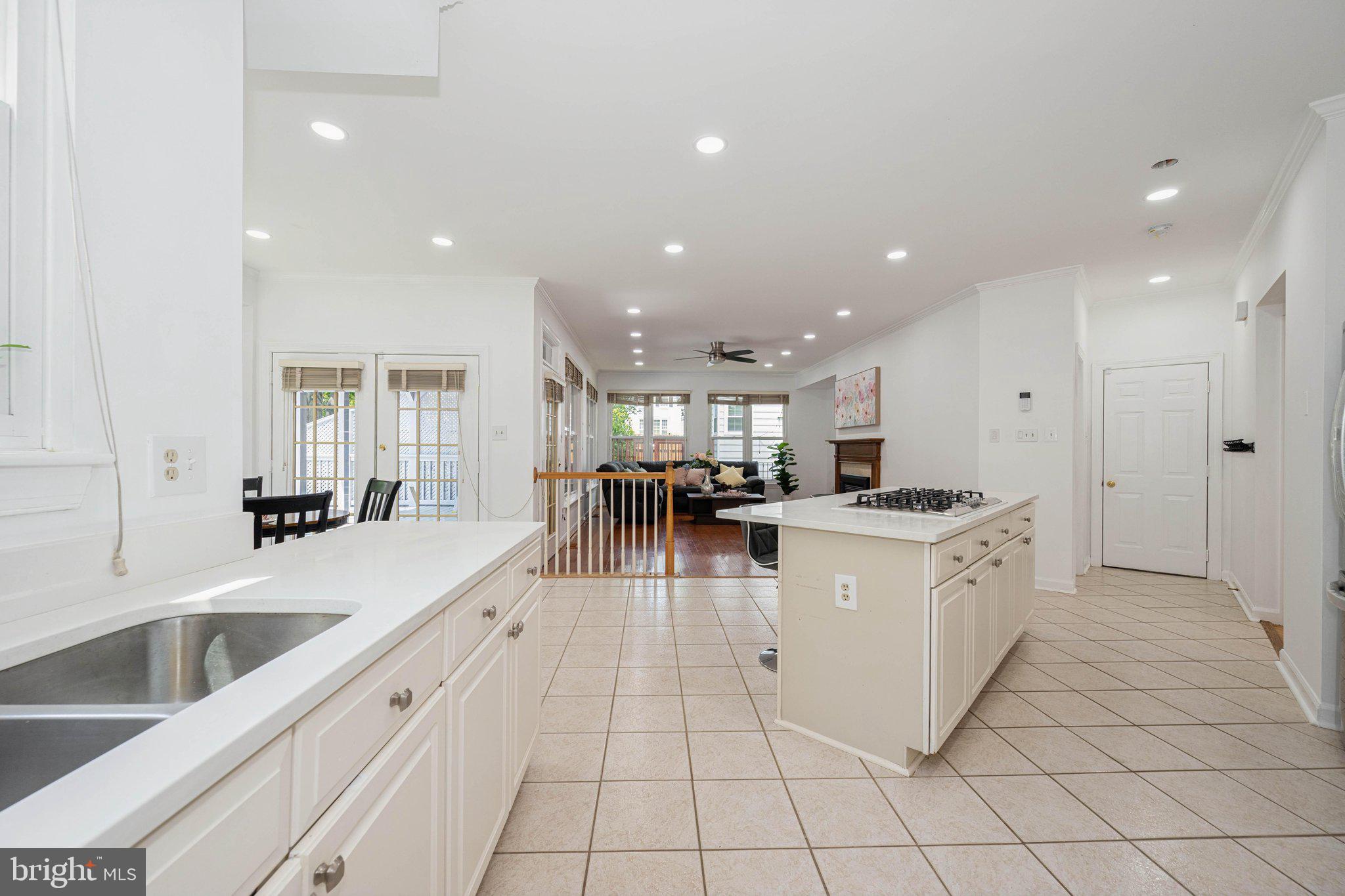 CEDAR MANOR - Residential