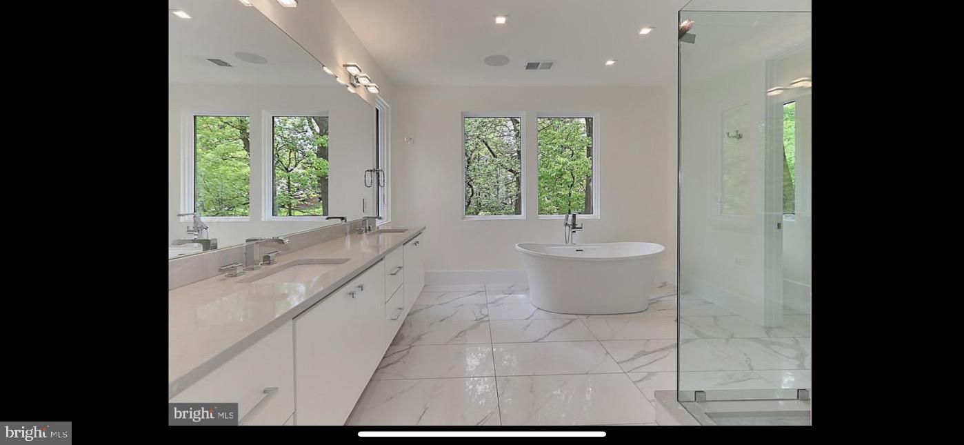 BELLEVUE FOREST - Residential