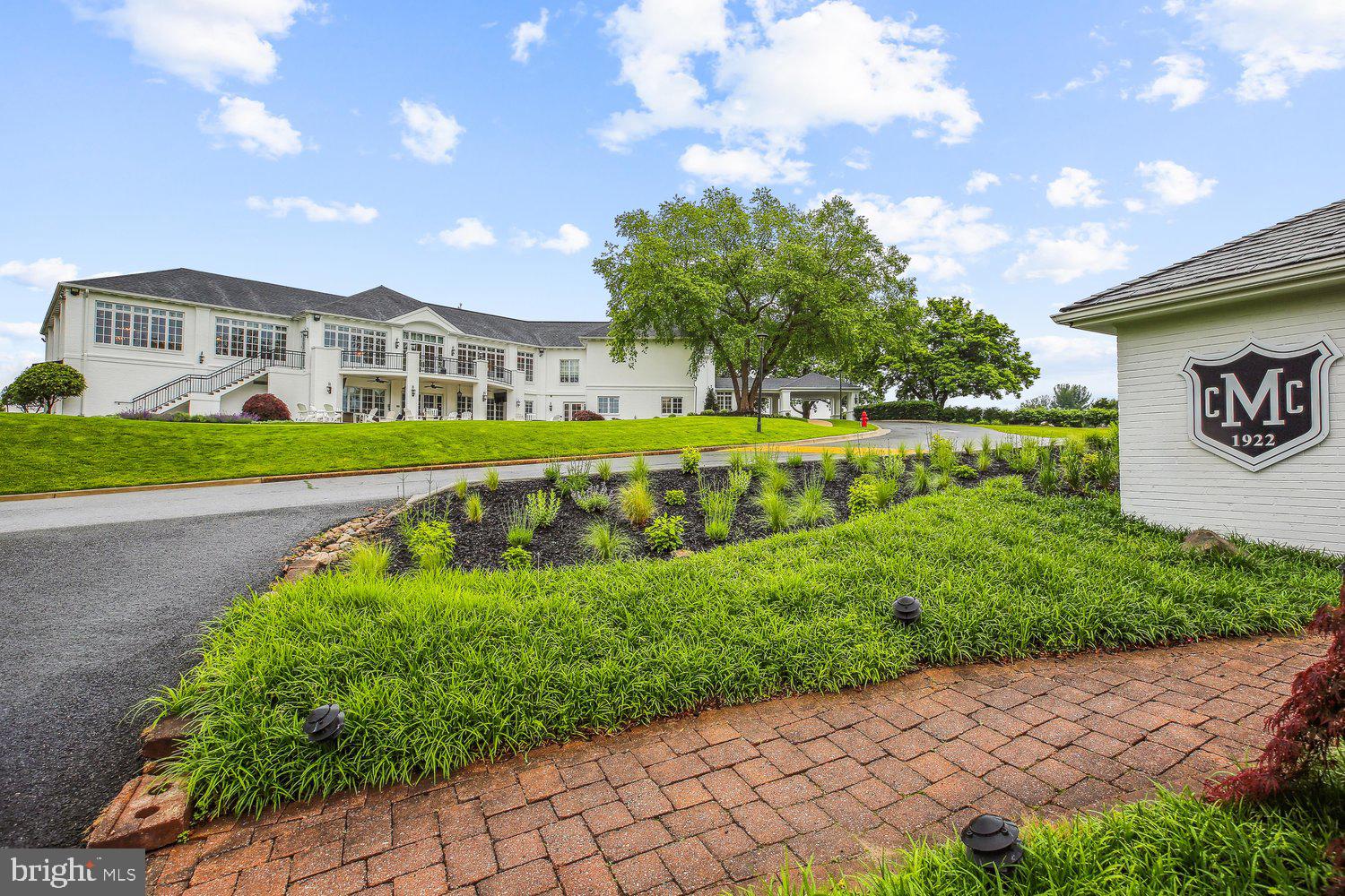 MANOR PARK - Residential