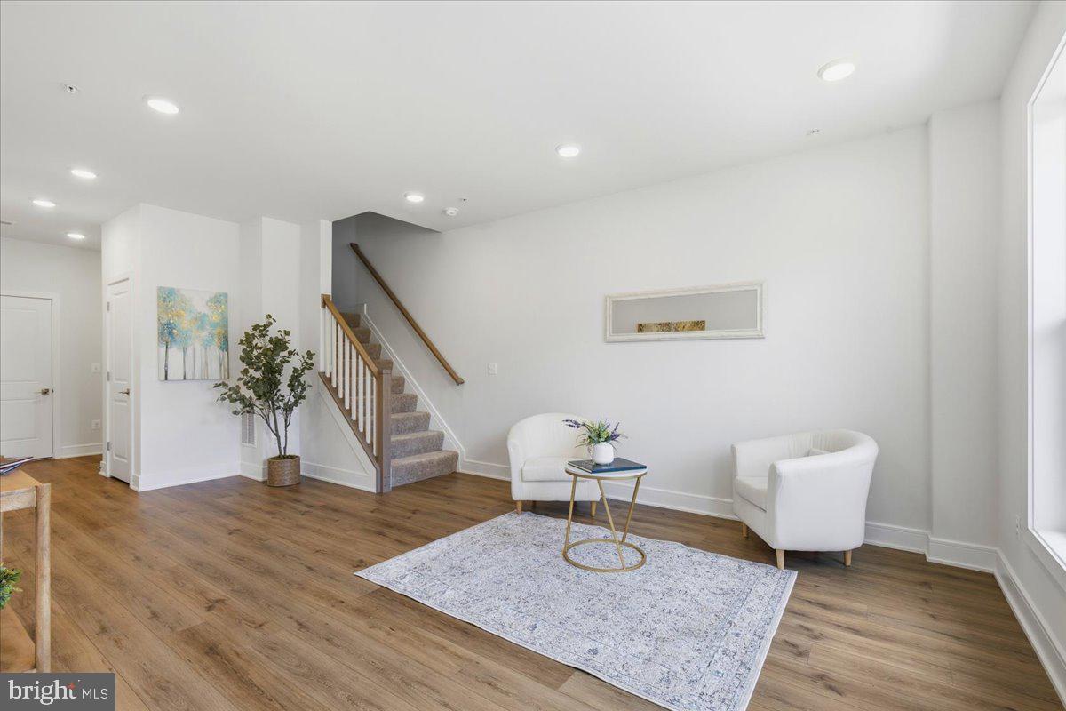 DEMOTT & SILVER - Residential