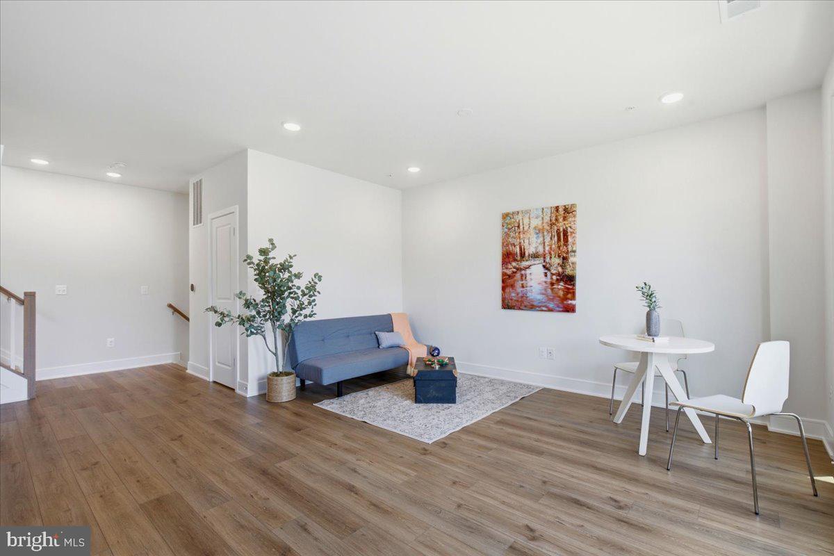DEMOTT & SILVER - Residential