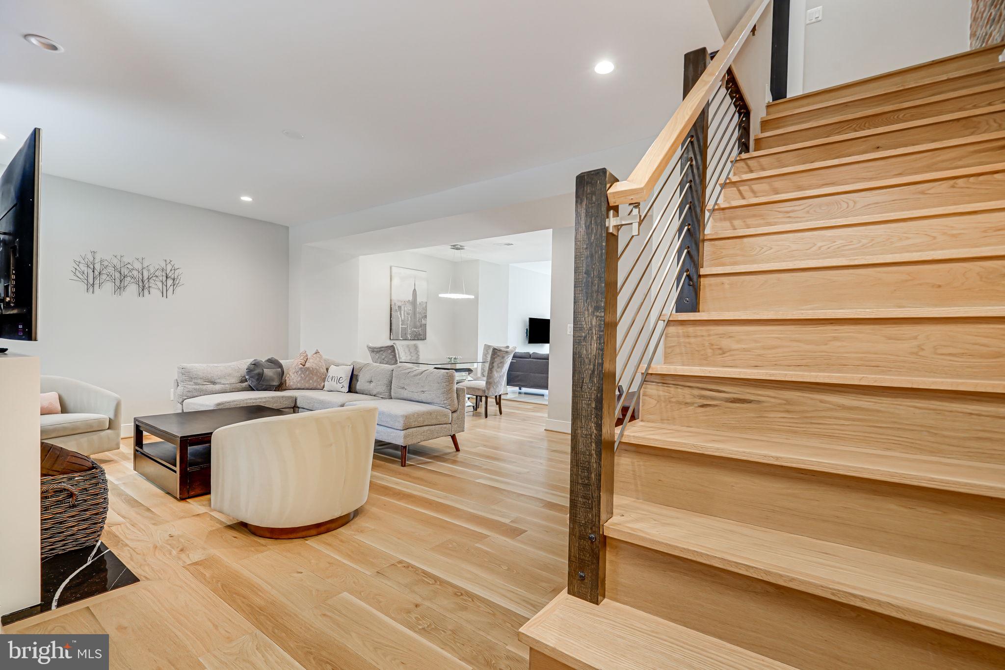 OLD TOWN ALEXANDRIA - Residential