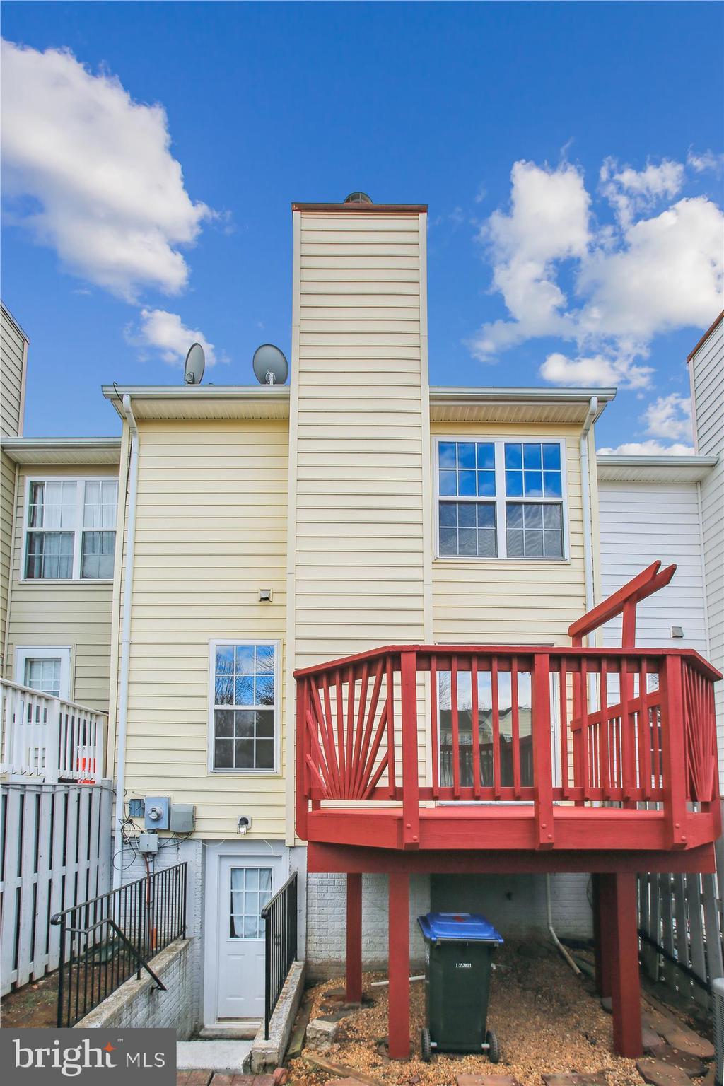 ROUND HILL - Residential