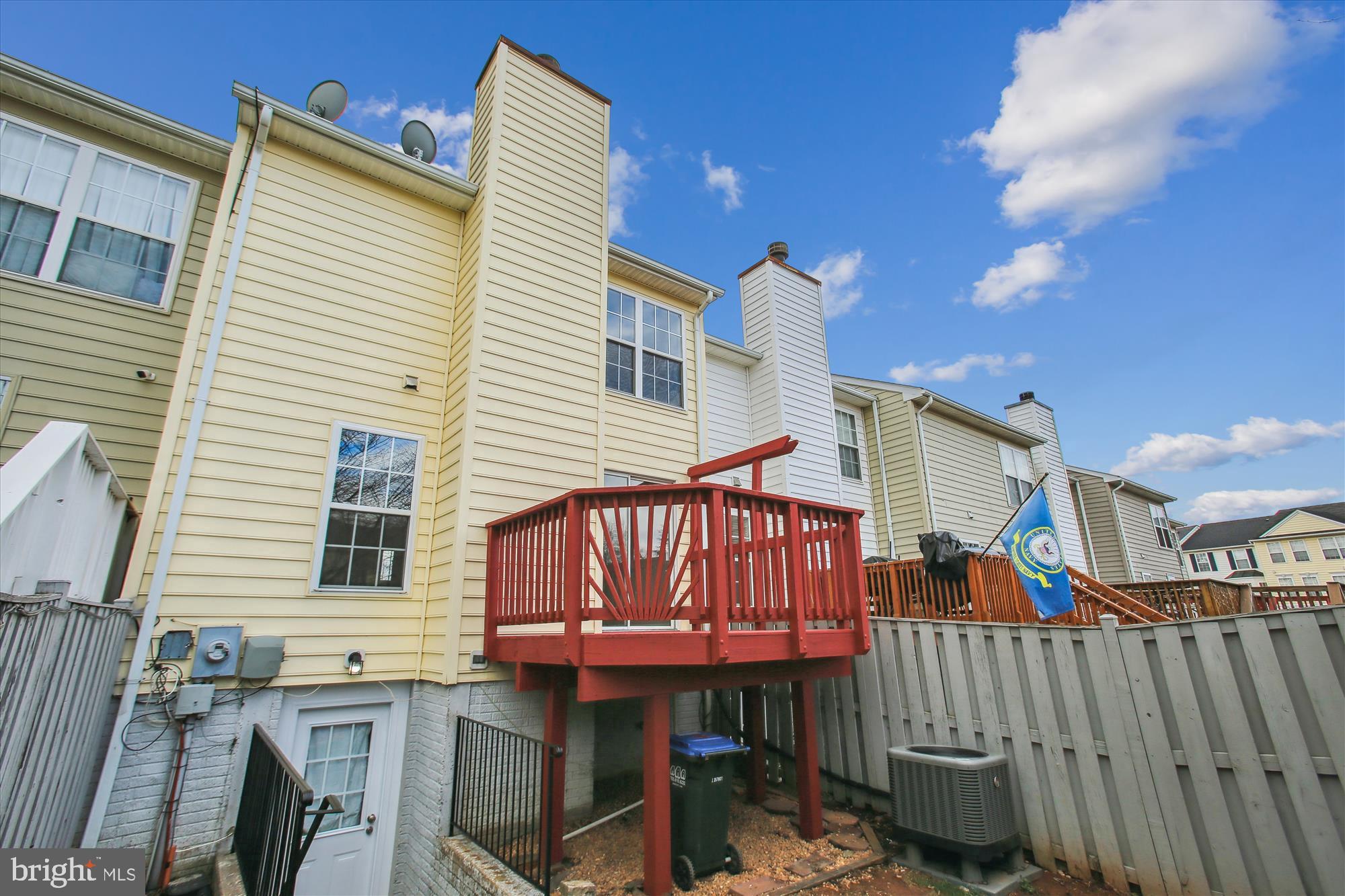 ROUND HILL - Residential