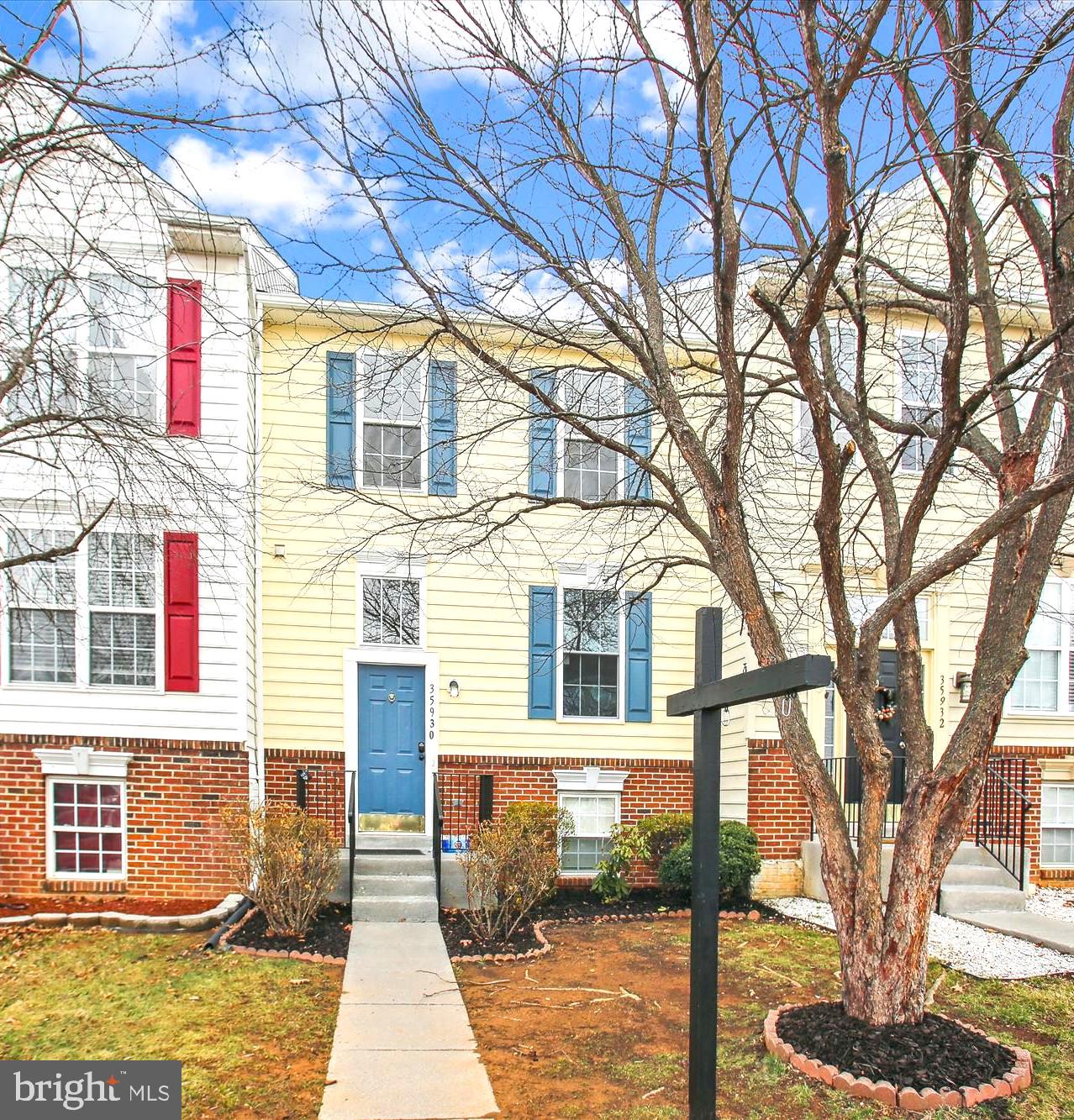 ROUND HILL - Residential